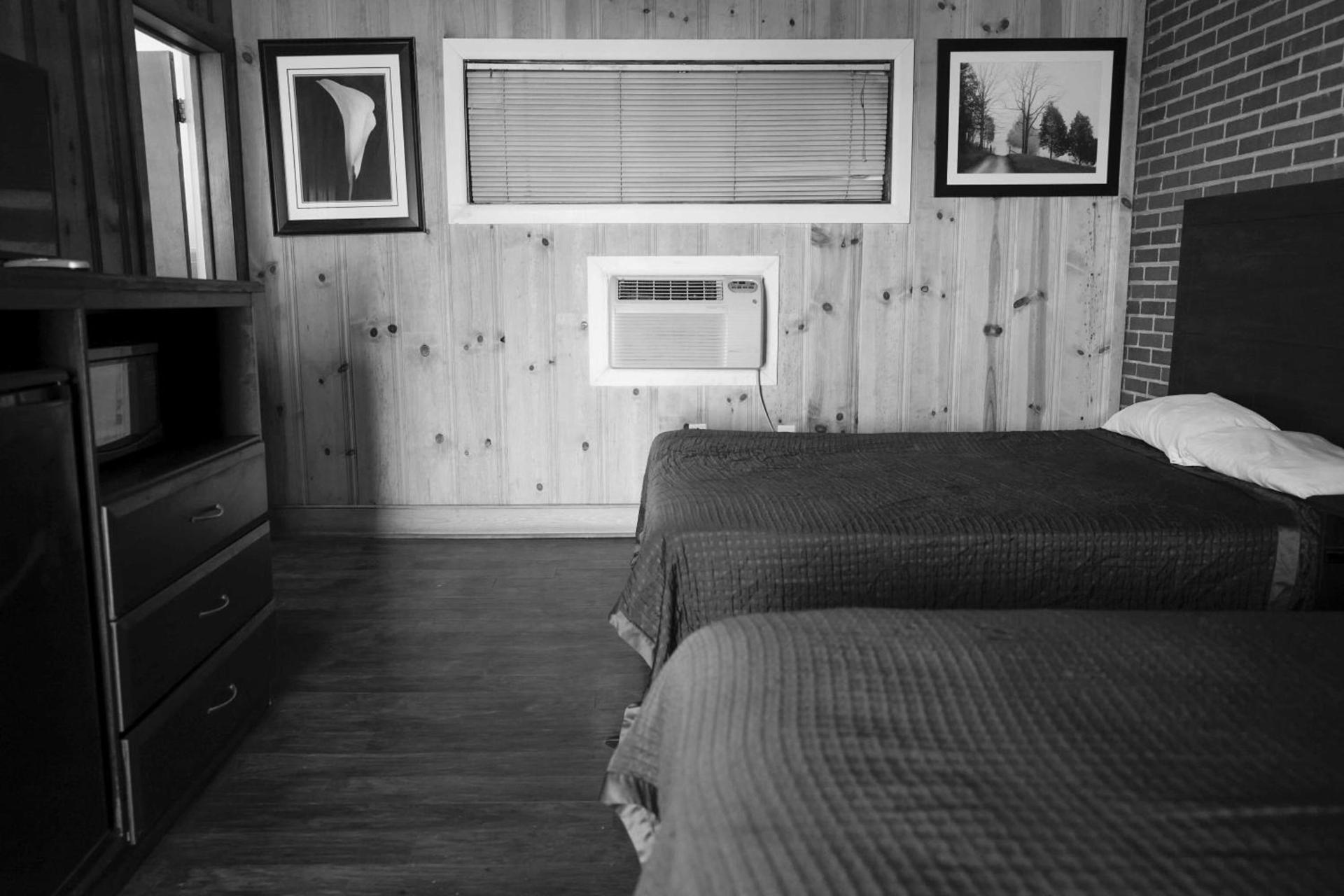 Richmond Motel photo 17