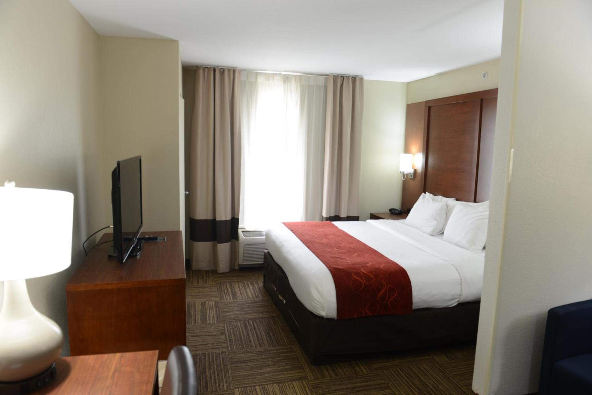 Comfort Suites Urbana Champaign, University Area photo 48