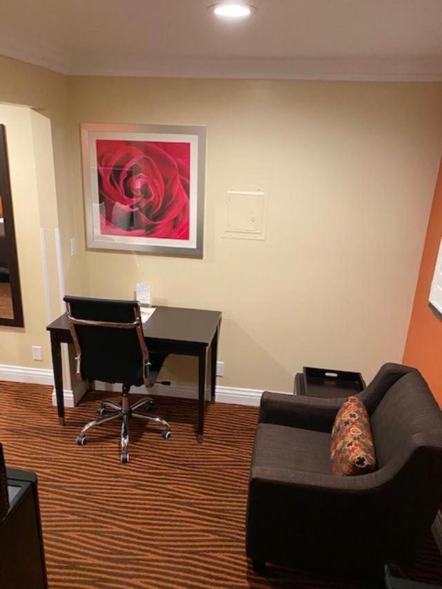 Convention Center Inn & Suites photo 6