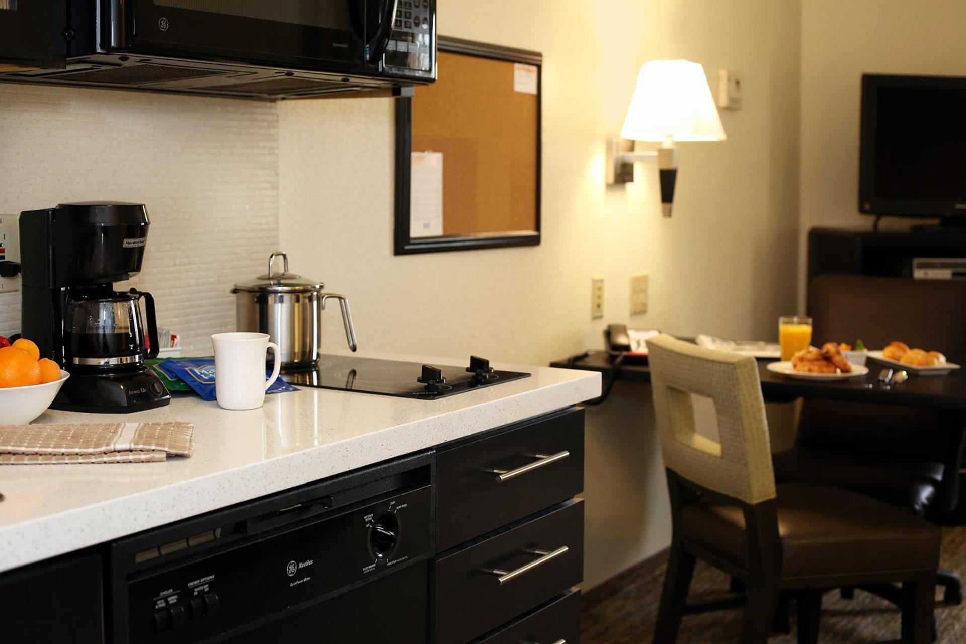 Candlewood Suites East Lansing by IHG photo 18