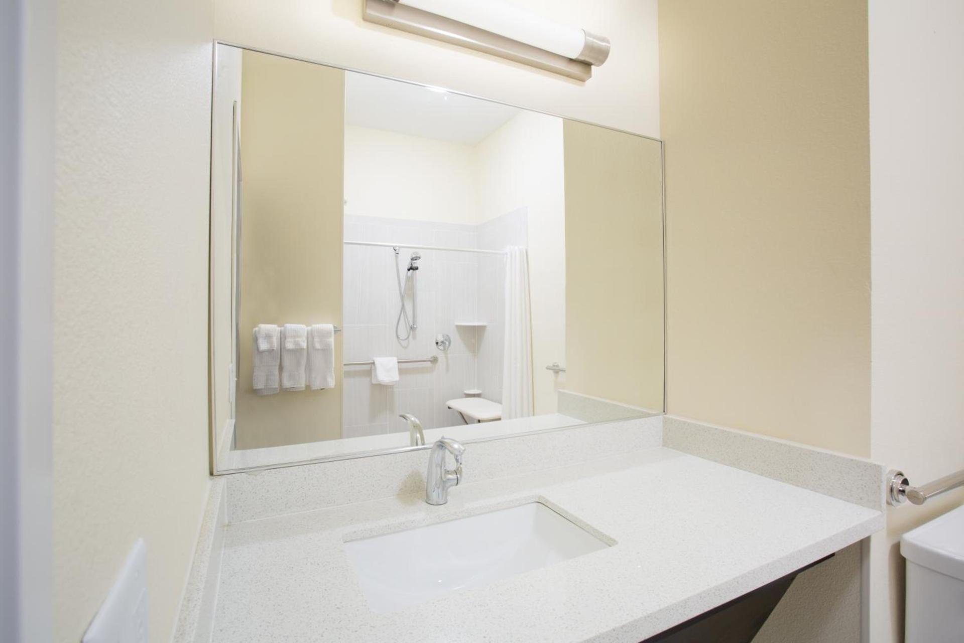 Candlewood Suites Dickinson by IHG photo 4