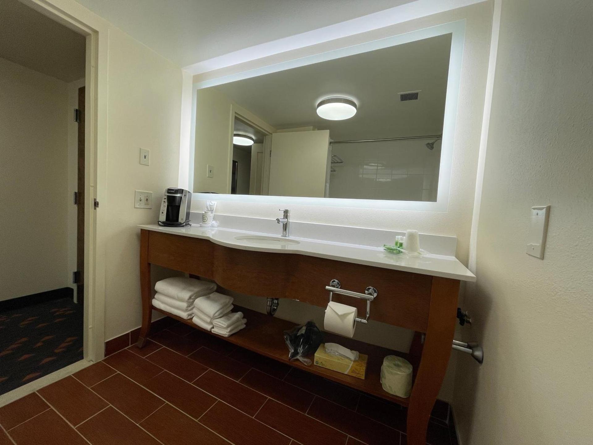 Holiday Inn Bangor by IHG photo 39