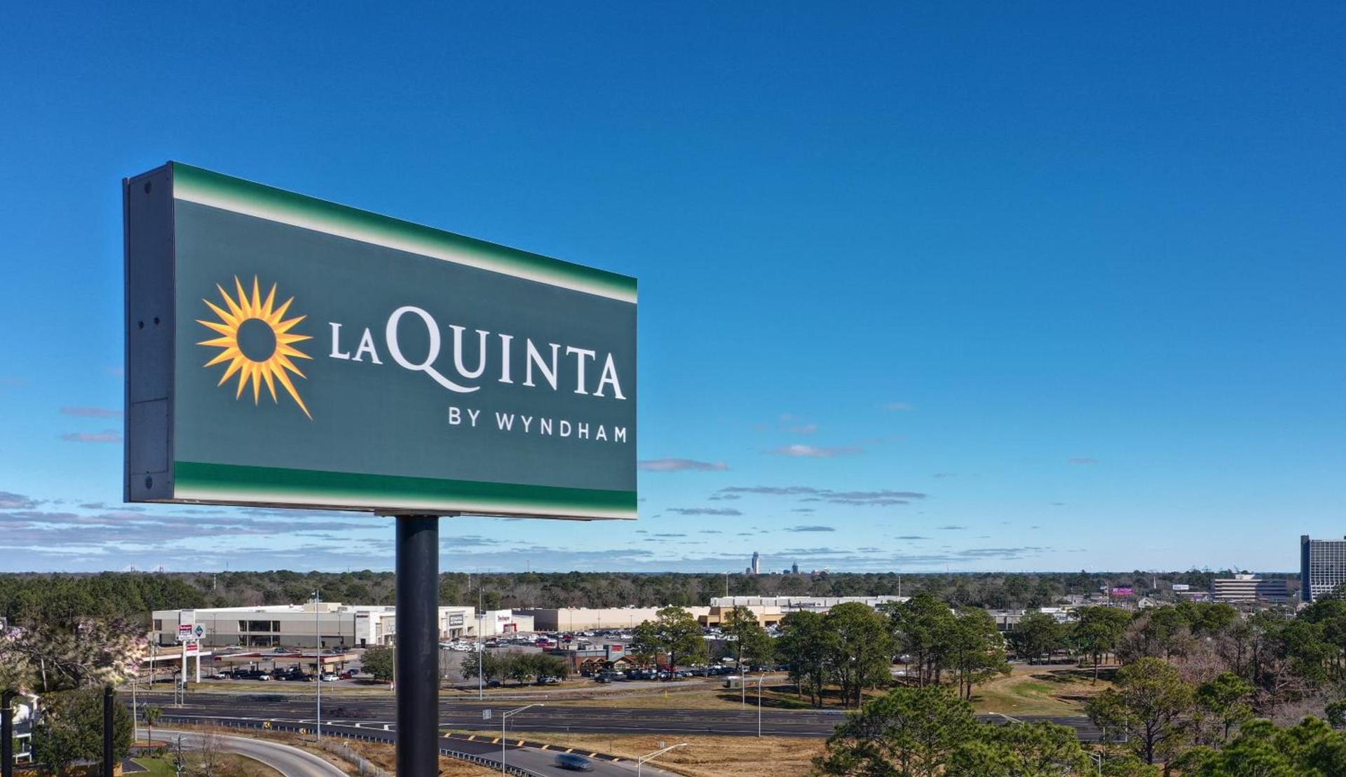 La Quinta by Wyndham Mobile photo 14