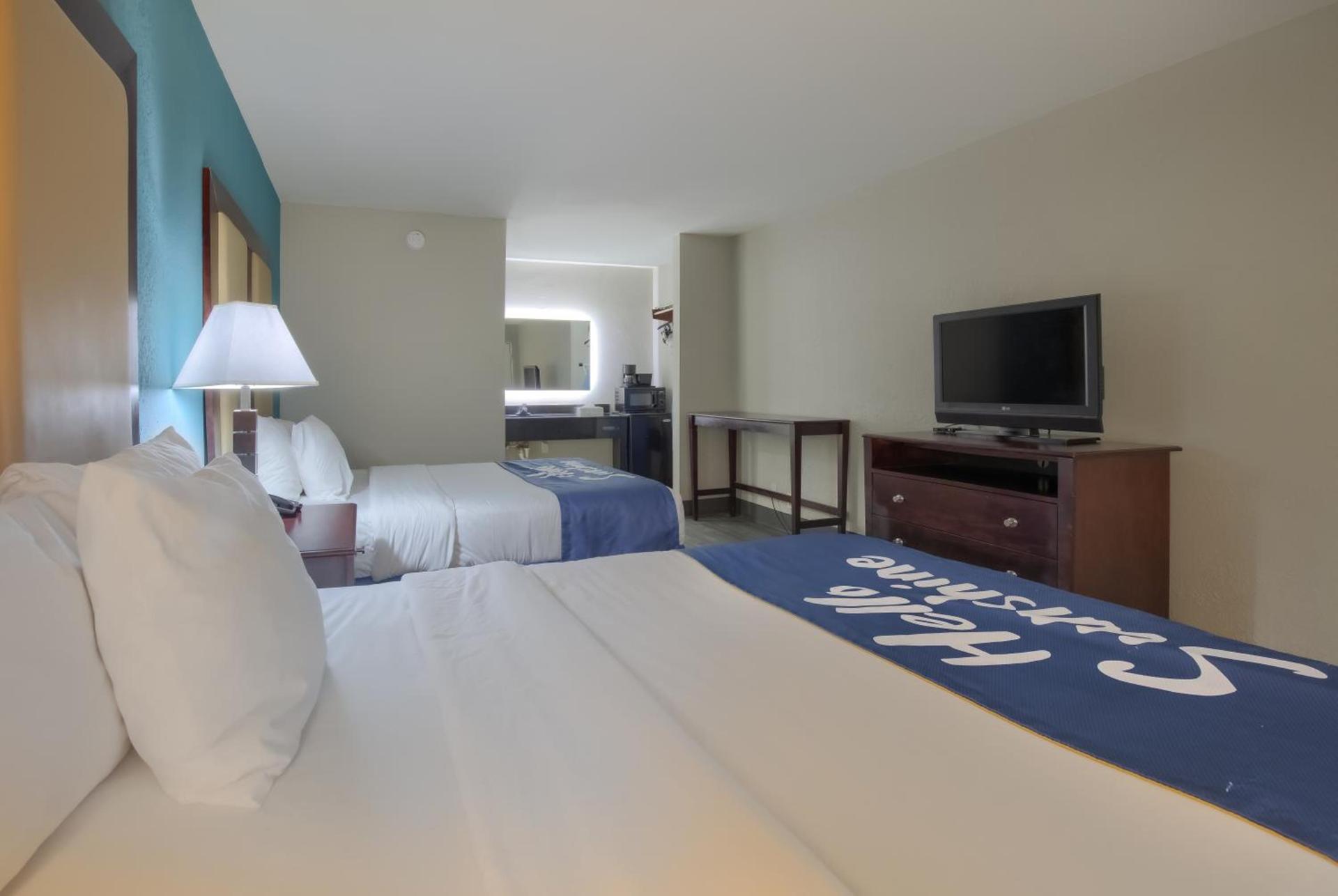 Days Inn by Wyndham Mobile I-65 photo 24