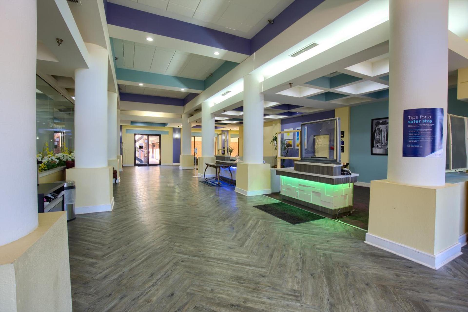 Days Inn by Wyndham Mobile I-65 photo 38