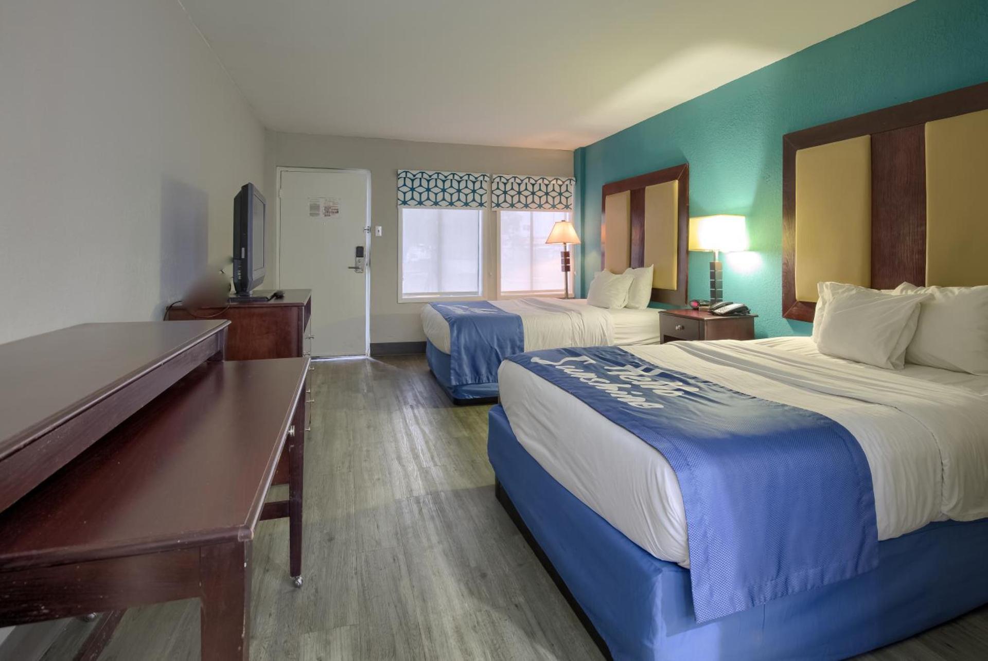Days Inn by Wyndham Mobile I-65 photo 28
