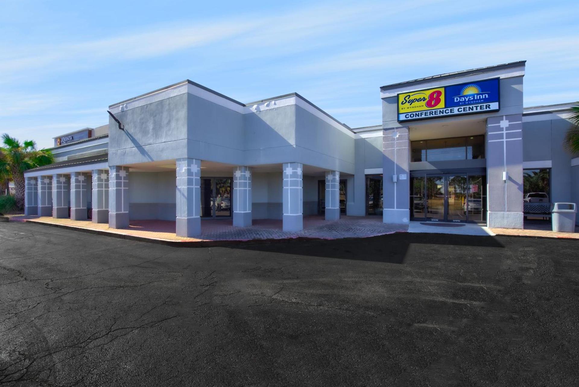 Days Inn by Wyndham Mobile I-65 photo 43