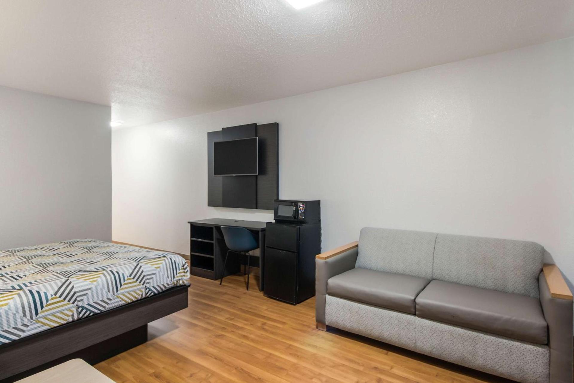 Motel 6-Laredo, TX - North I-35 photo 8