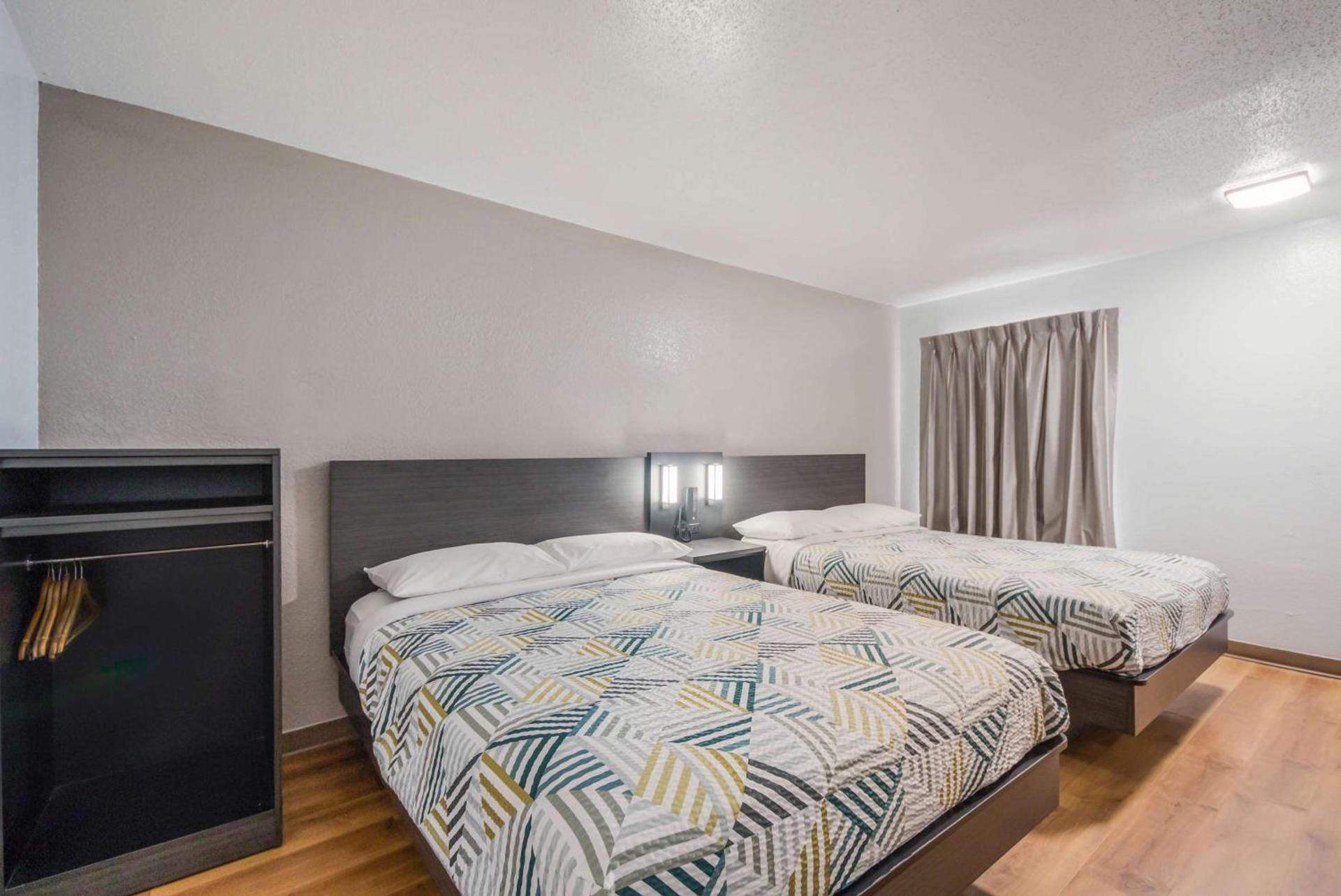 Motel 6-Laredo, TX - North I-35 photo 13