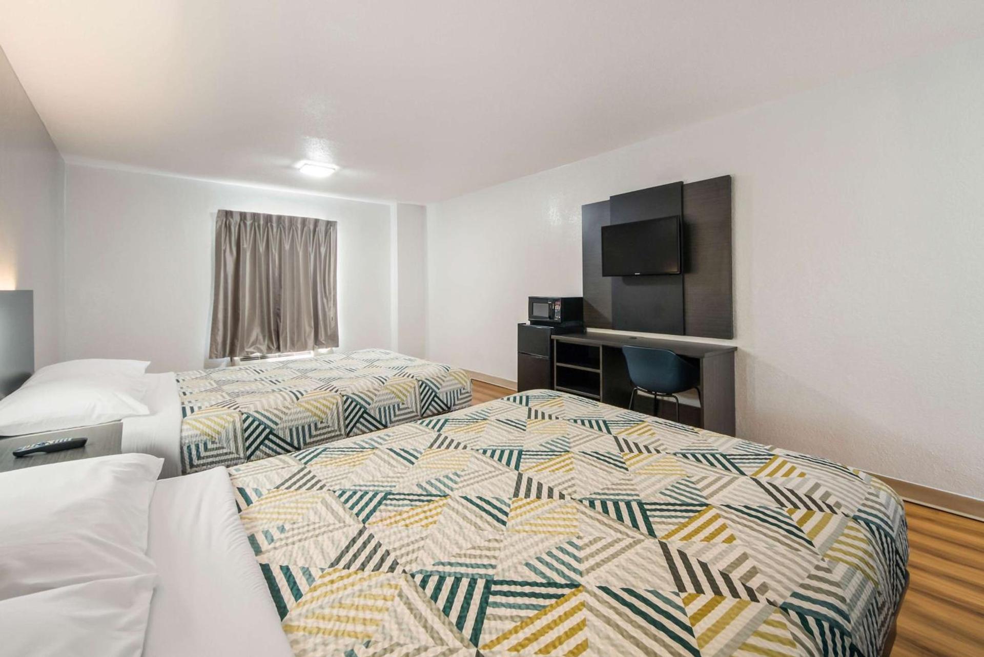 Motel 6-Laredo, TX - North I-35 photo 15