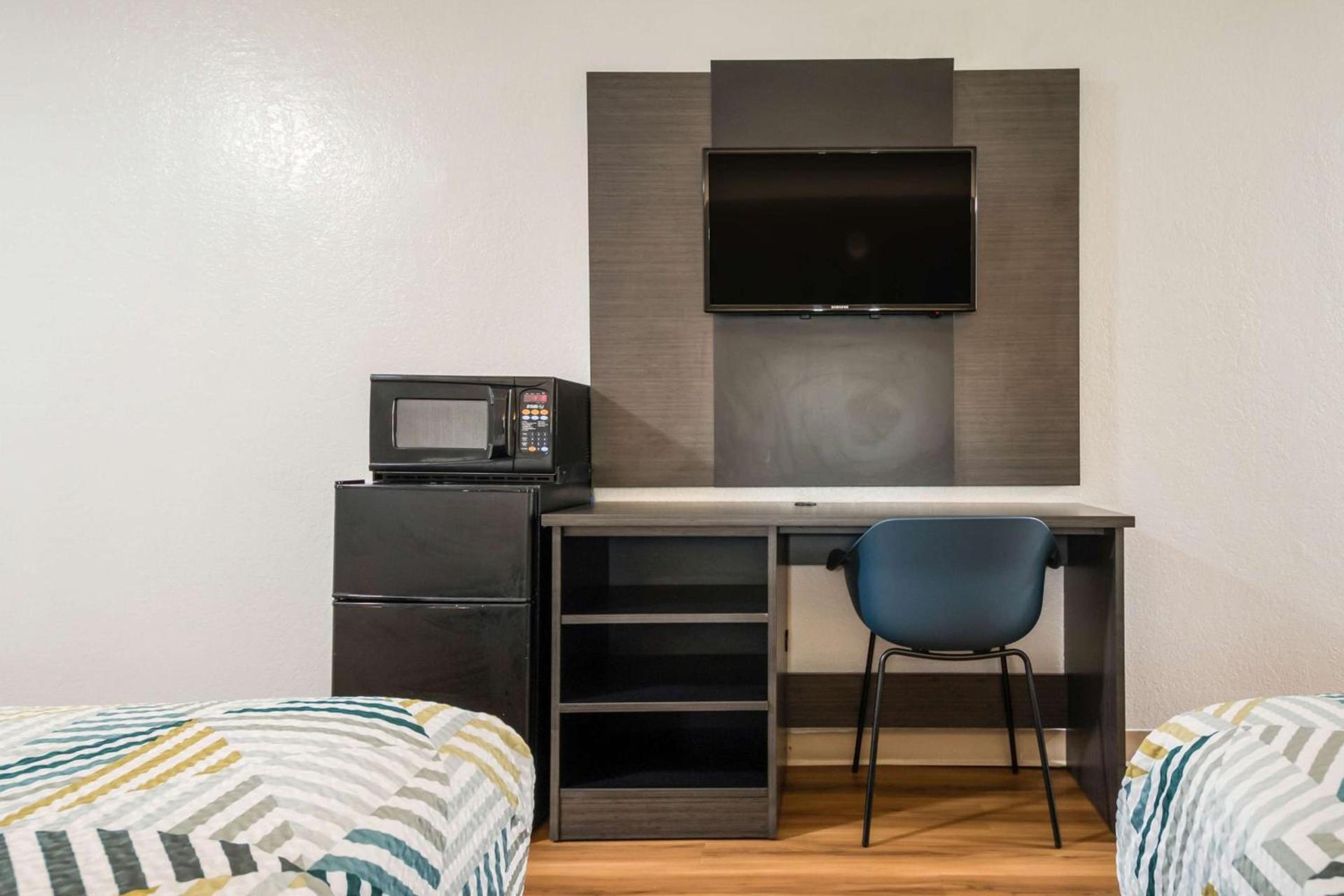 Motel 6-Laredo, TX - North I-35 photo 16