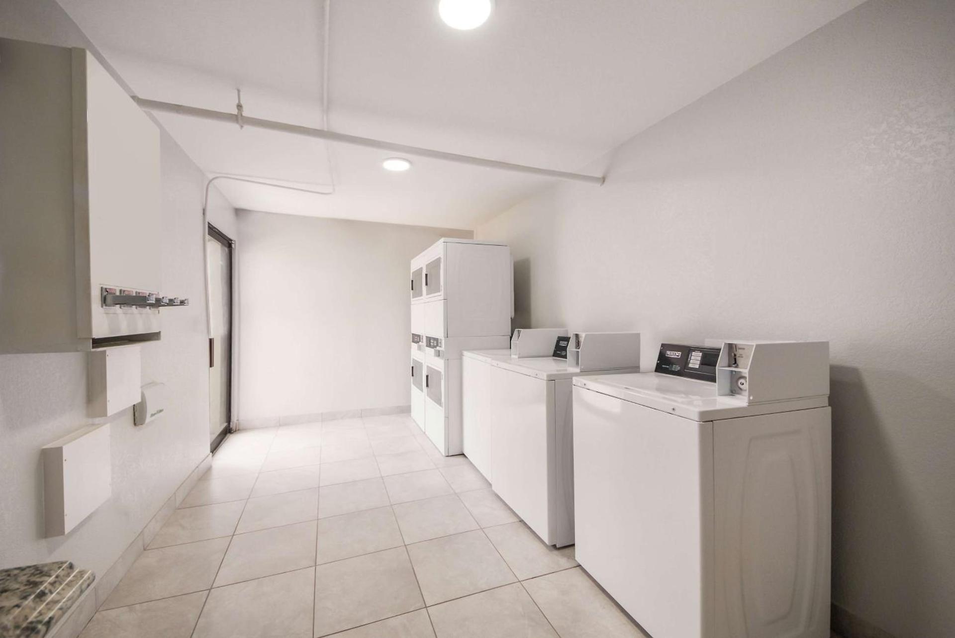 Motel 6-Laredo, TX - North I-35 photo 24