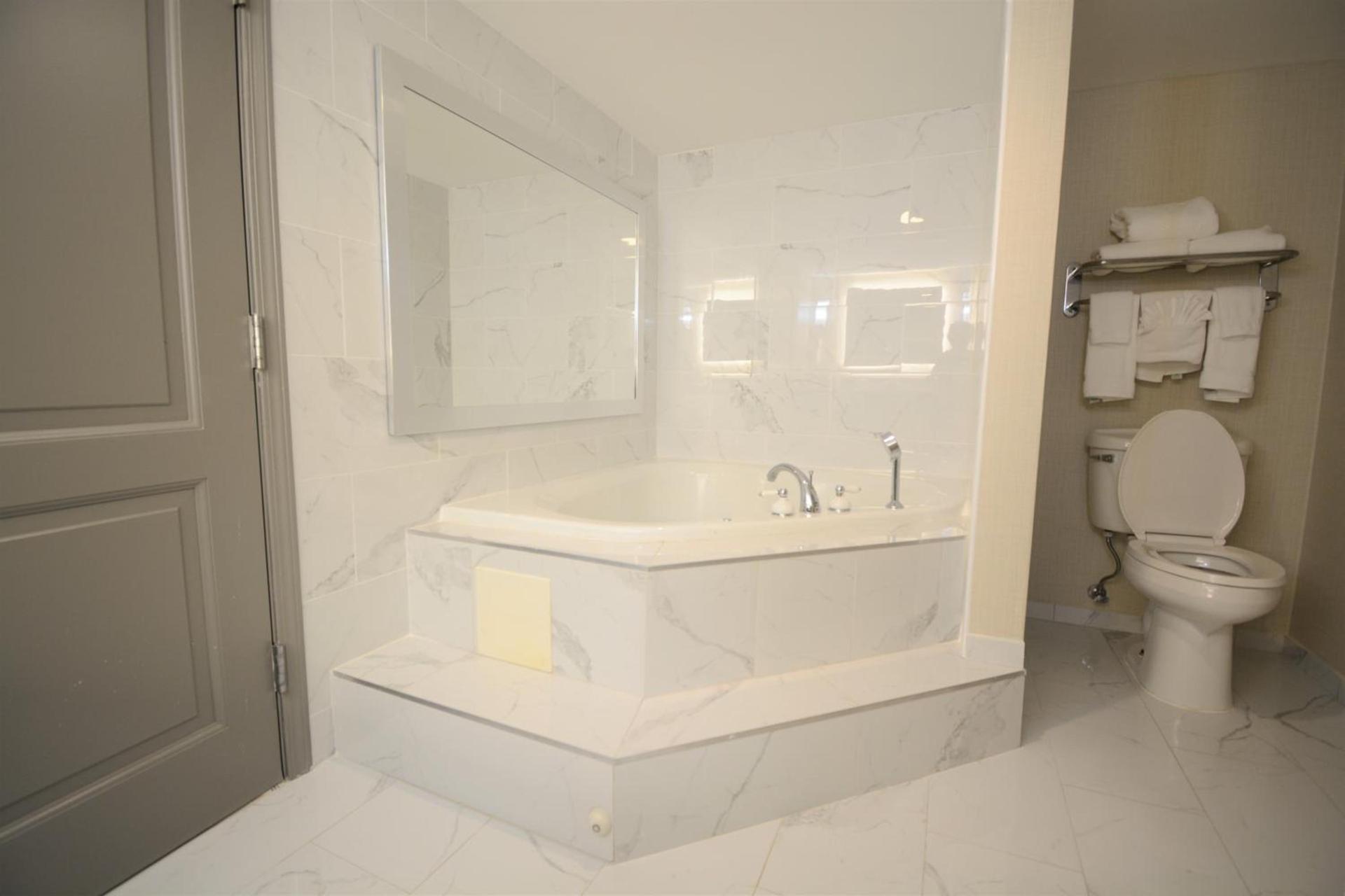 Holiday Inn Hazlet by IHG photo 46