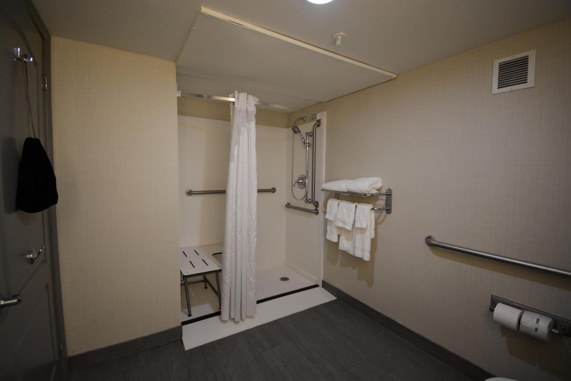 Holiday Inn Hazlet by IHG photo 80