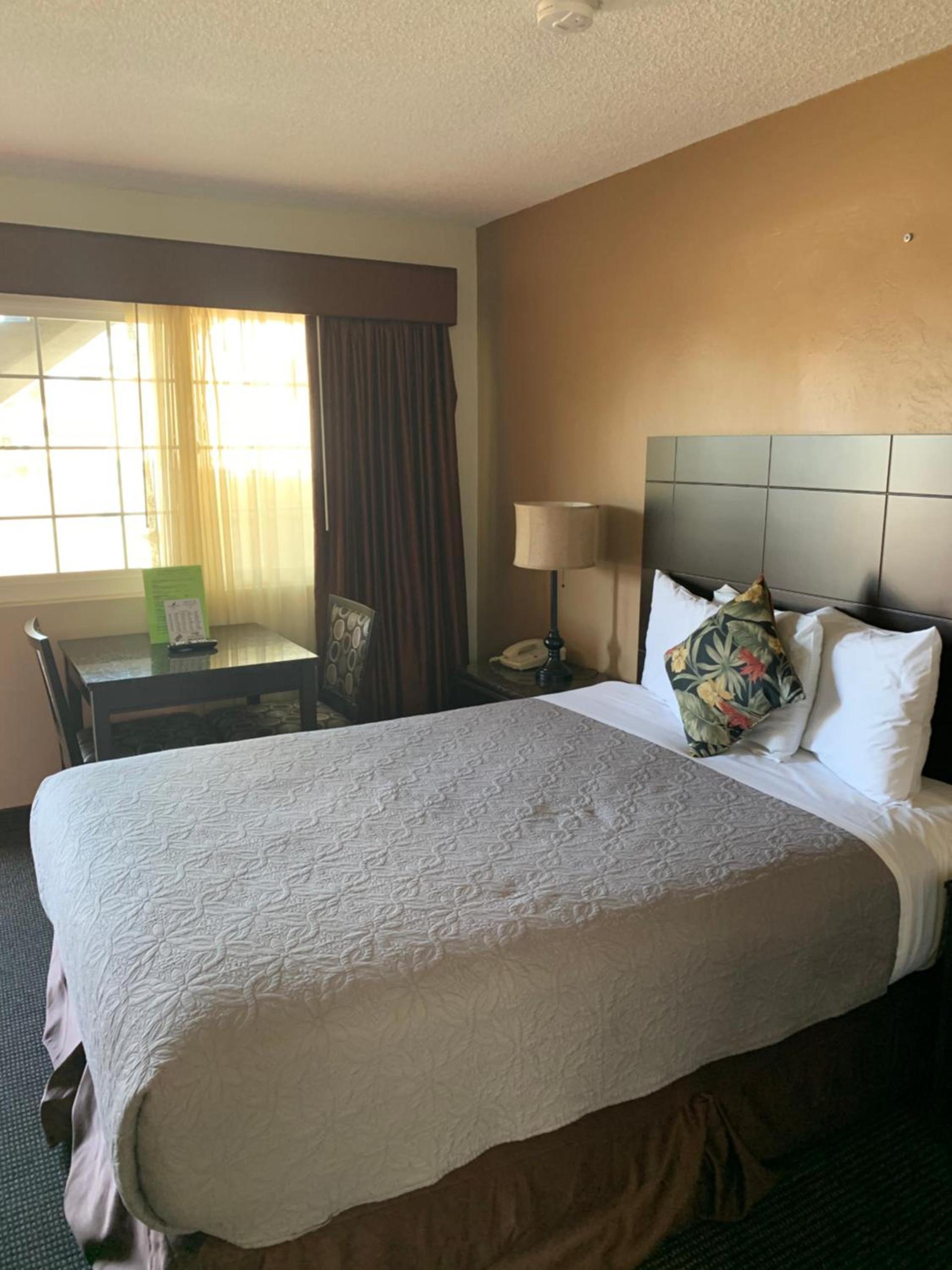 Morro Crest Inn photo 33