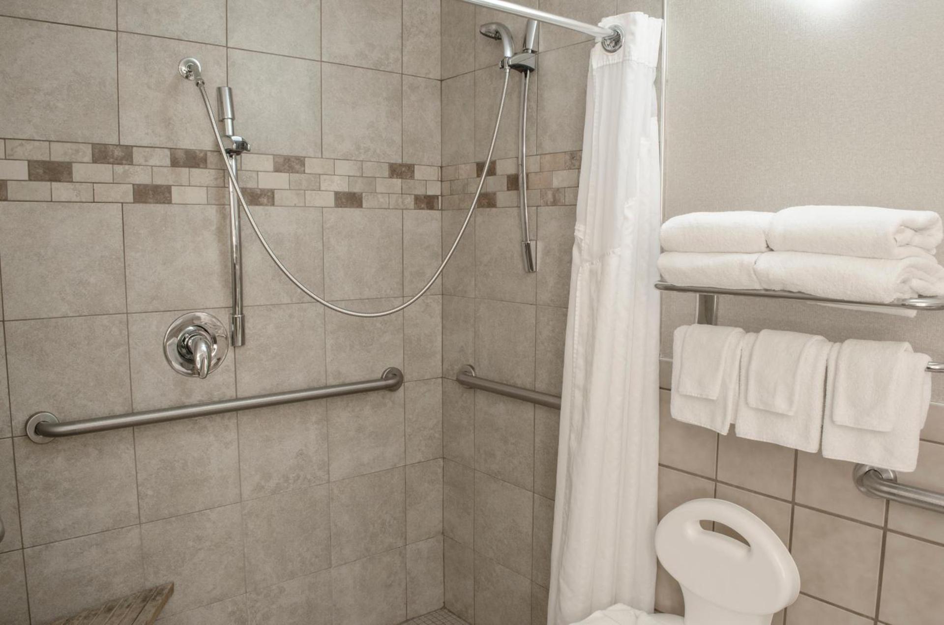 Holiday Inn Fargo by IHG photo 23
