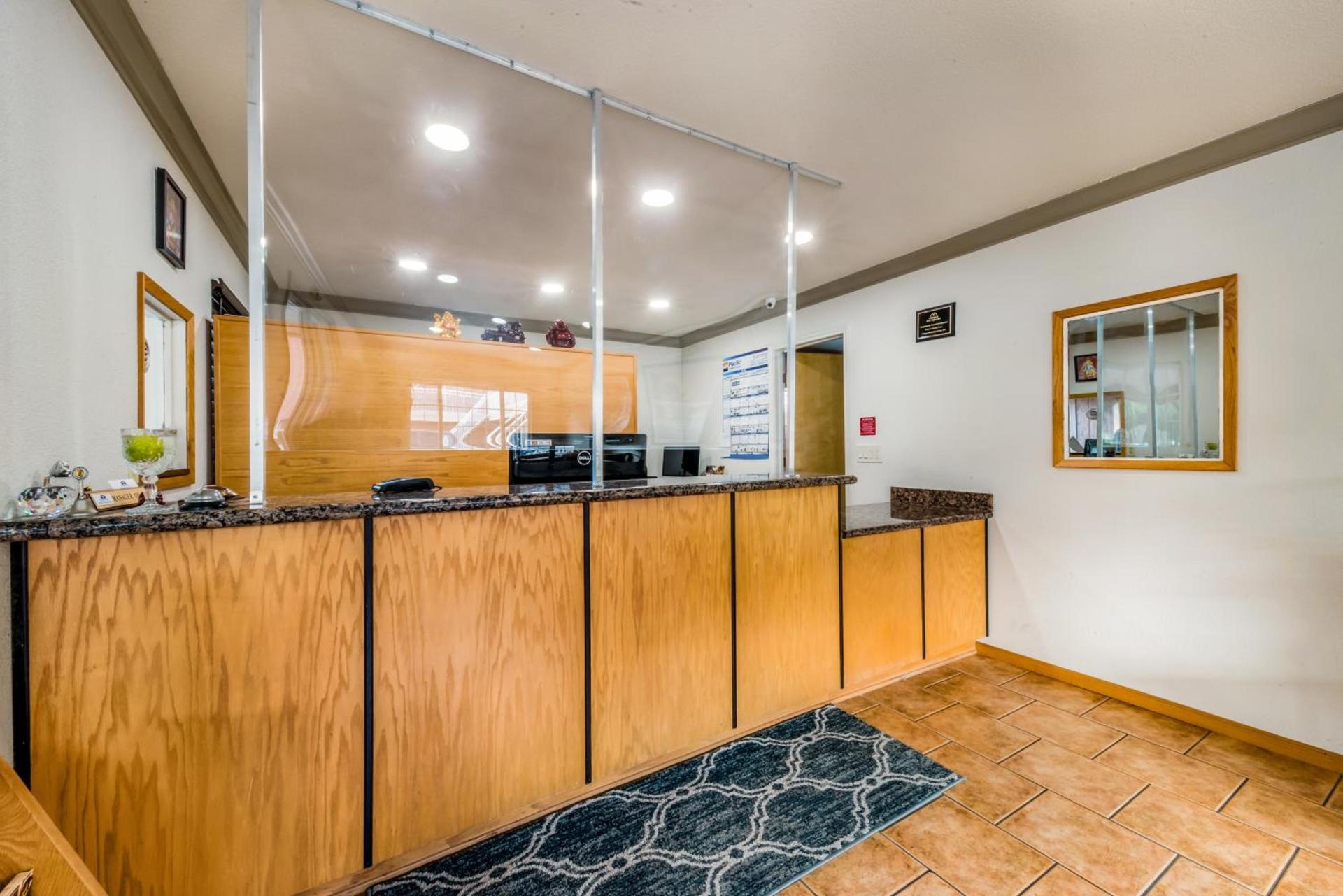 Americas Best Value Inn - Ukiah photo 8