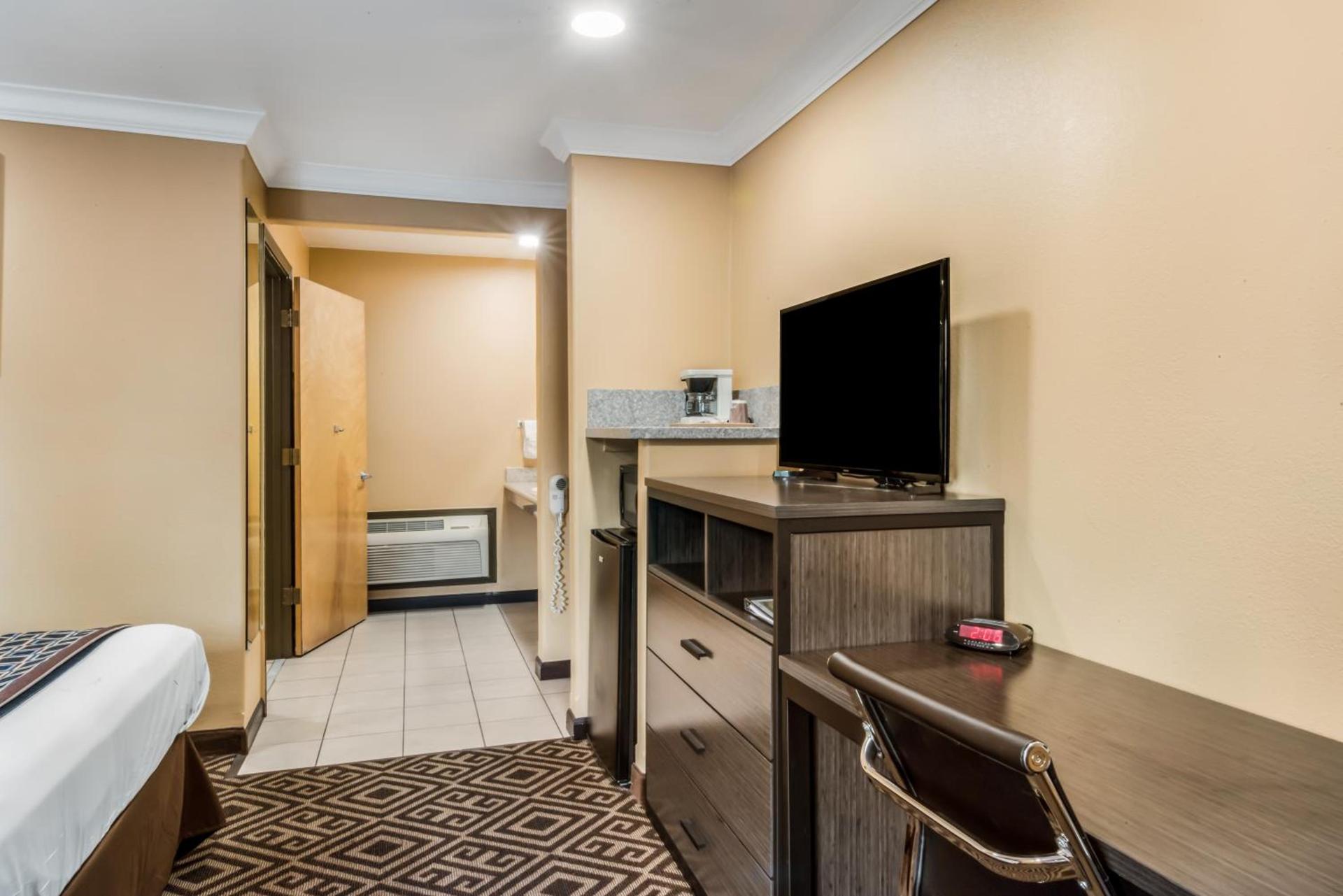 Americas Best Value Inn - Ukiah photo 18