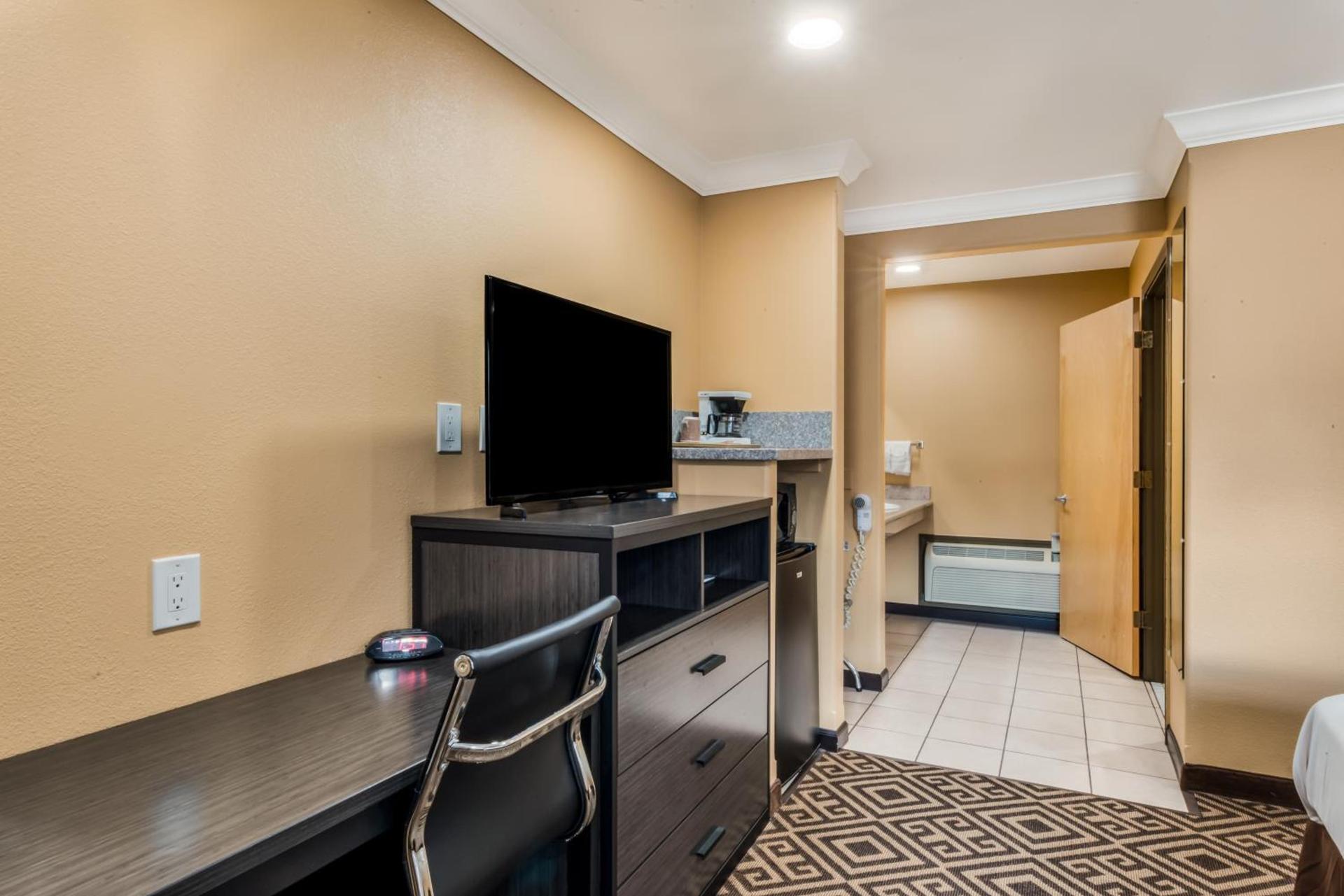 Americas Best Value Inn - Ukiah photo 27