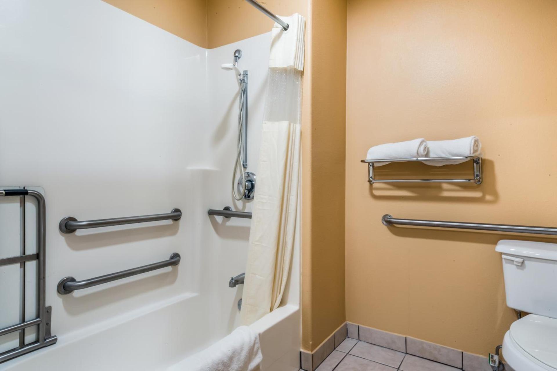 Americas Best Value Inn - Ukiah photo 29