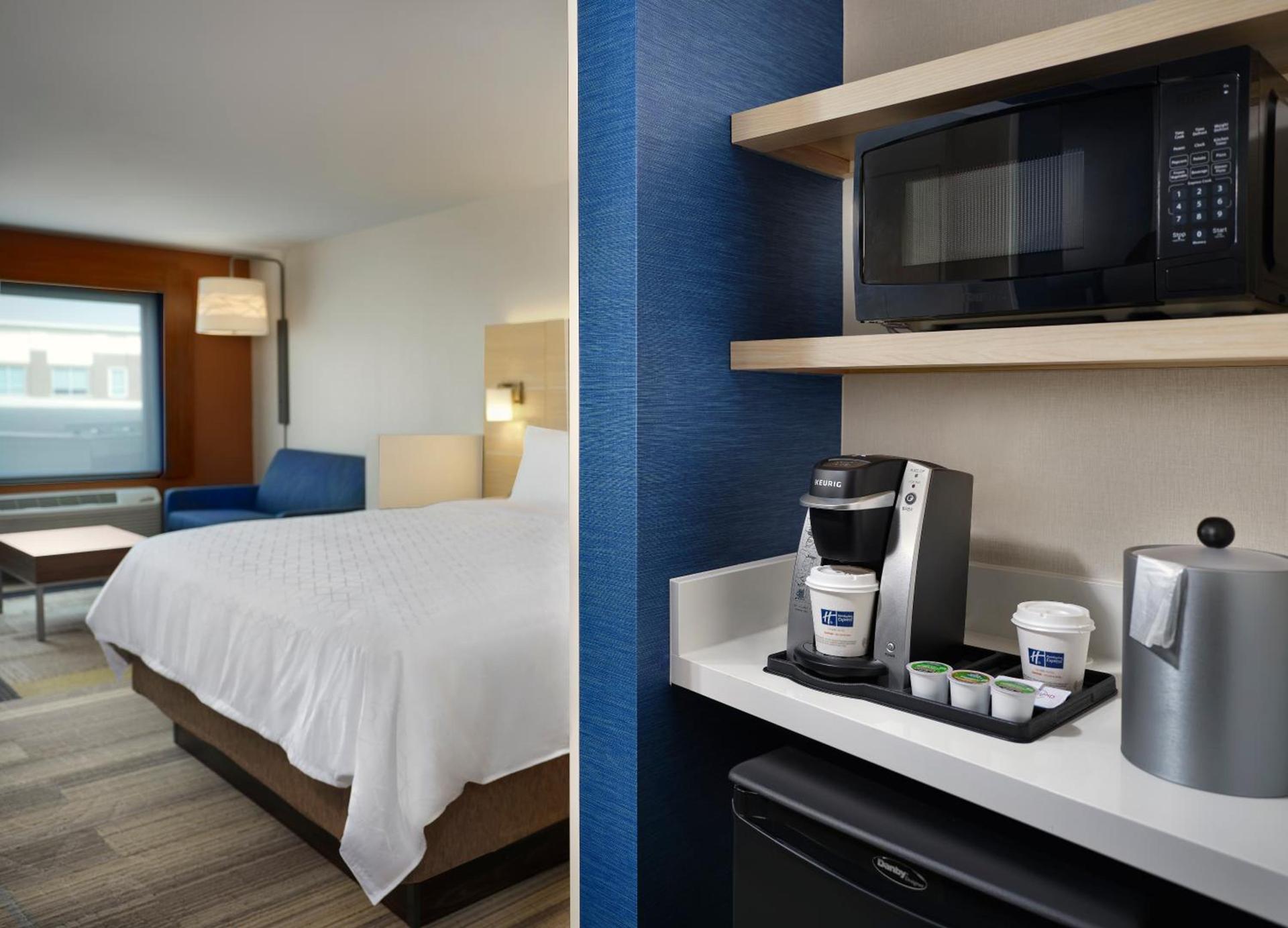 Holiday Inn Express & Suites - Lockport by IHG photo 16