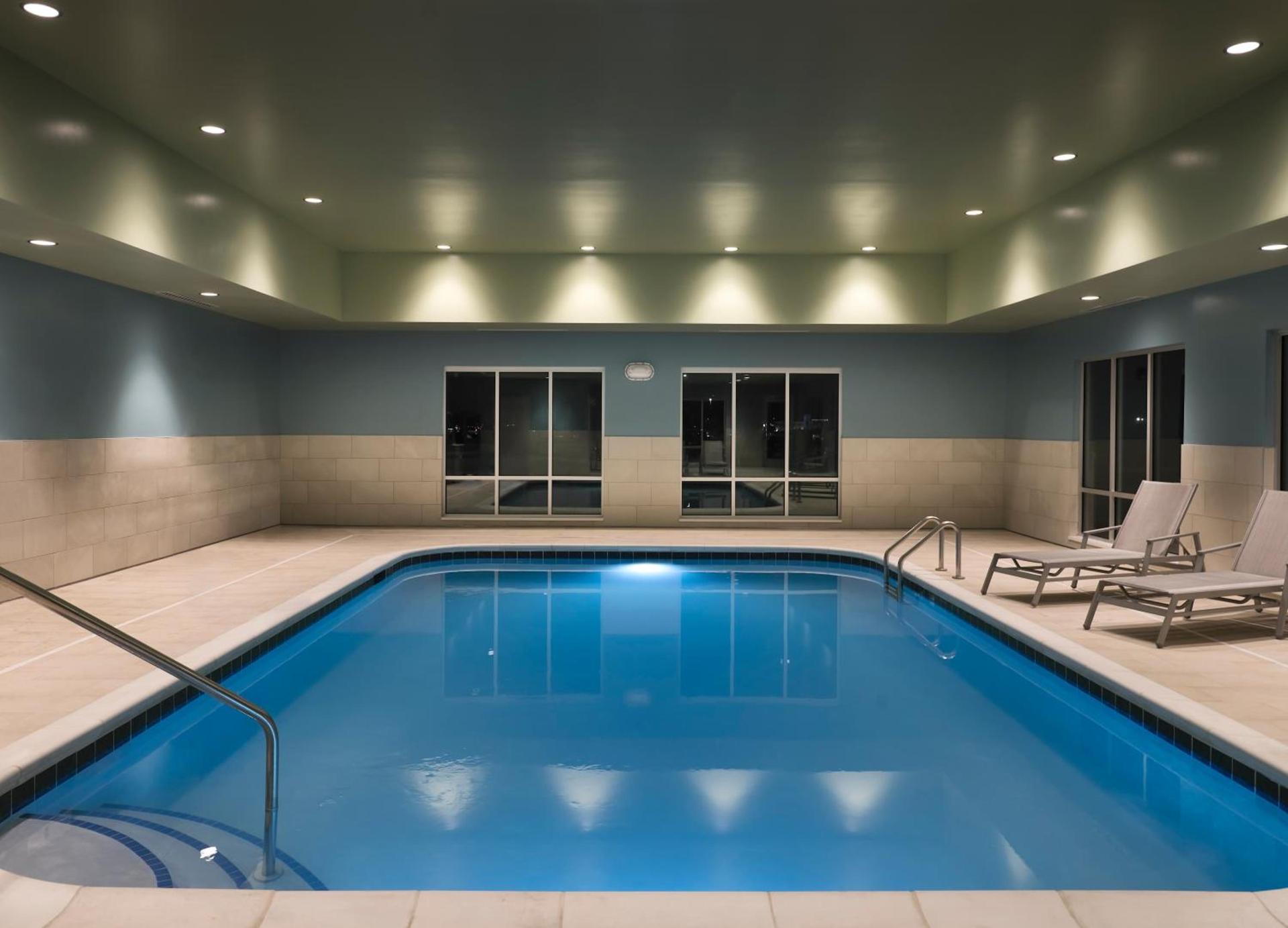 Holiday Inn Express & Suites - Lockport by IHG photo 17