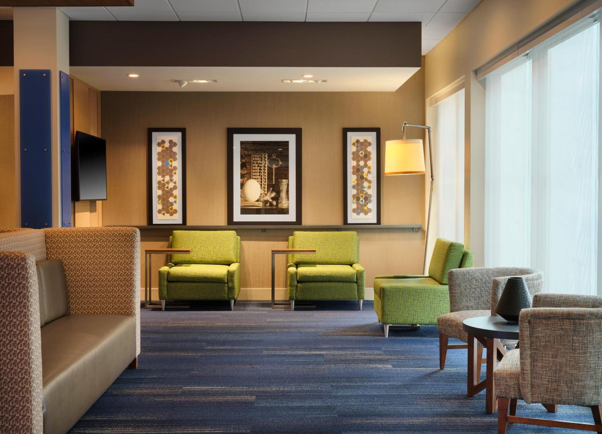 Holiday Inn Express & Suites - Lockport by IHG photo 27
