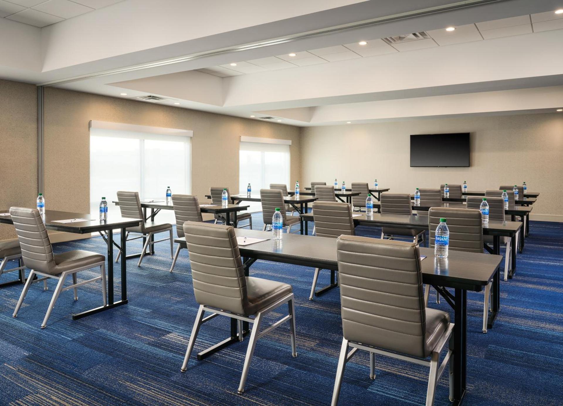Holiday Inn Express & Suites - Lockport by IHG photo 35