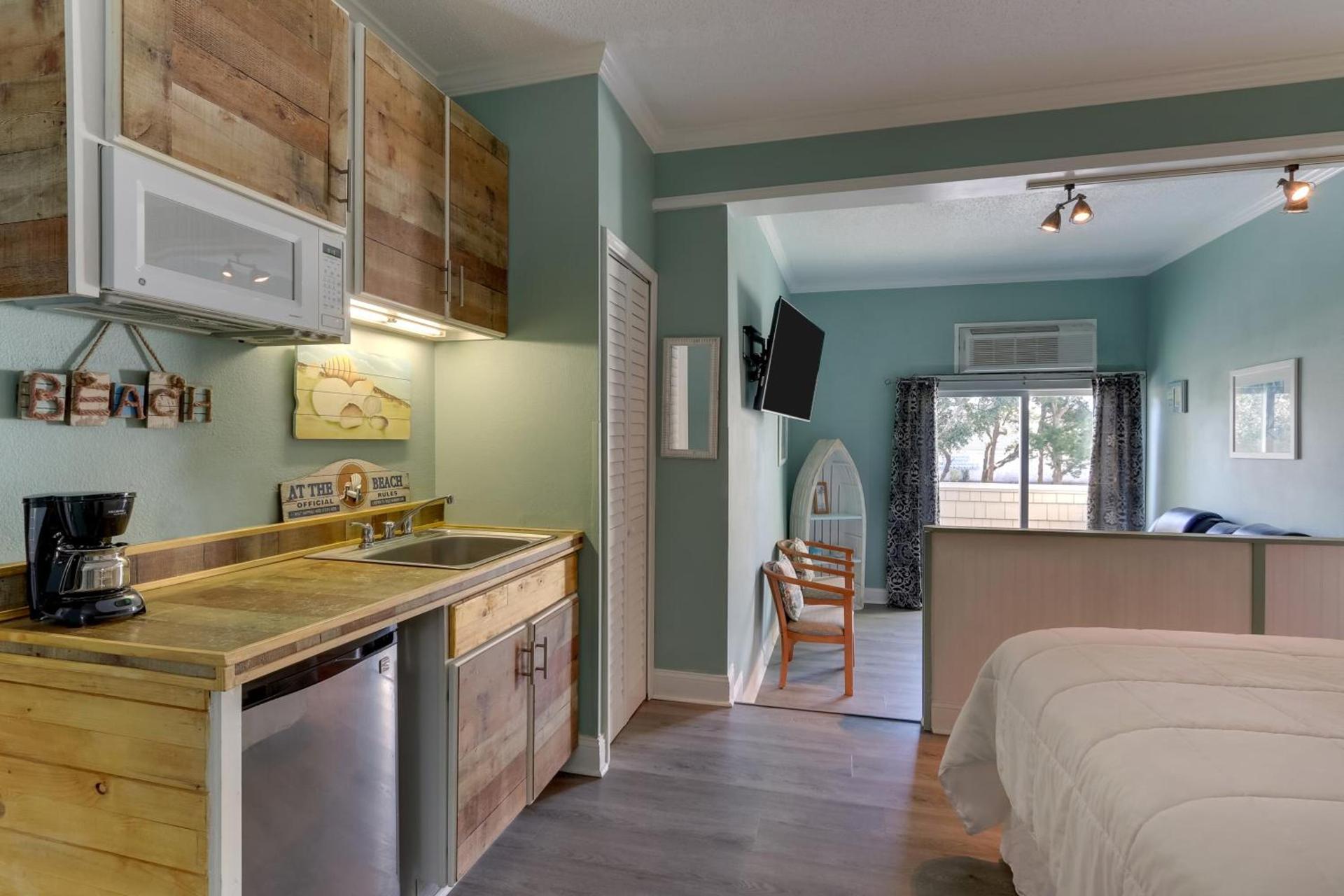 Palm Suites Trademark Collection by Wyndham photo 11