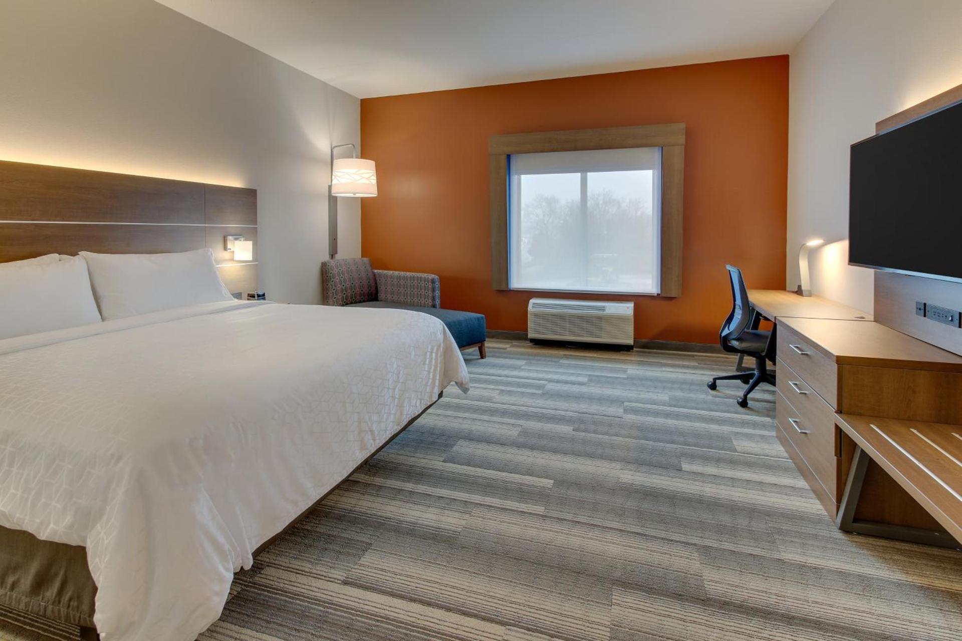Holiday Inn Express & Suites - Nashville MetroCenter Downtown by IHG photo 48