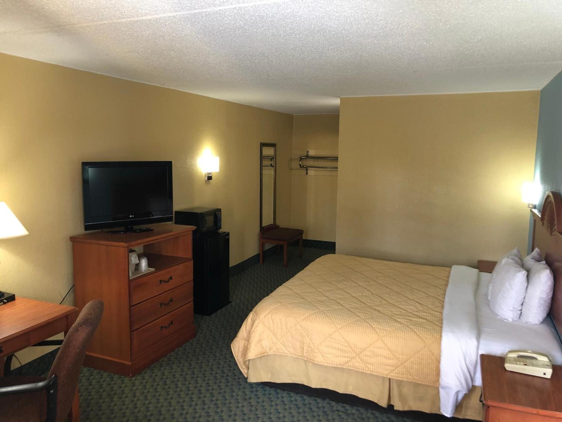 Rodeway Inn Joint Base Andrews Area photo 13
