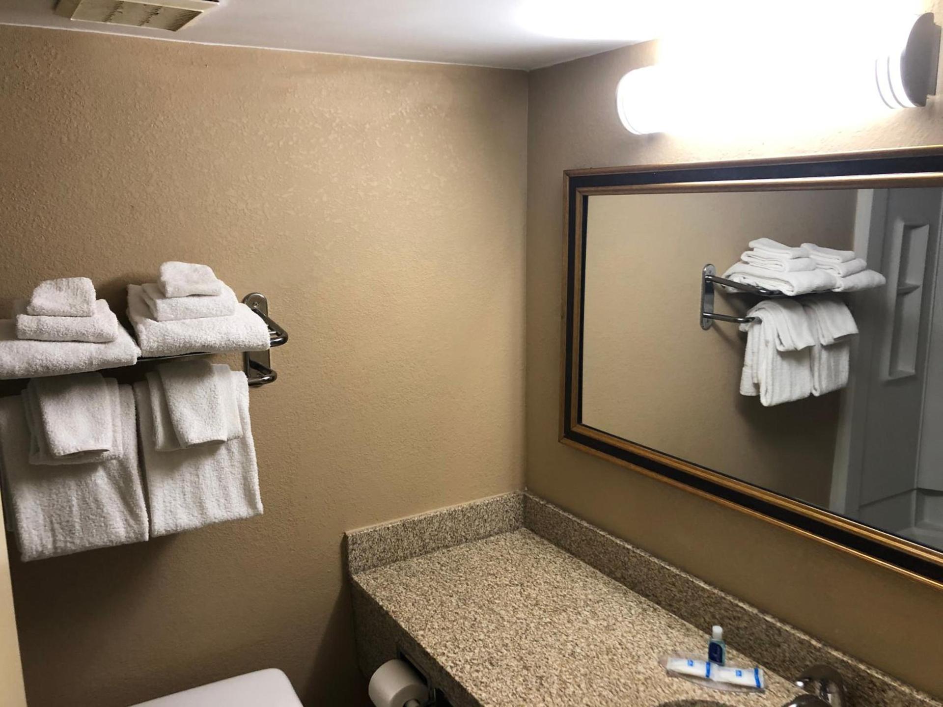 Rodeway Inn Joint Base Andrews Area photo 20