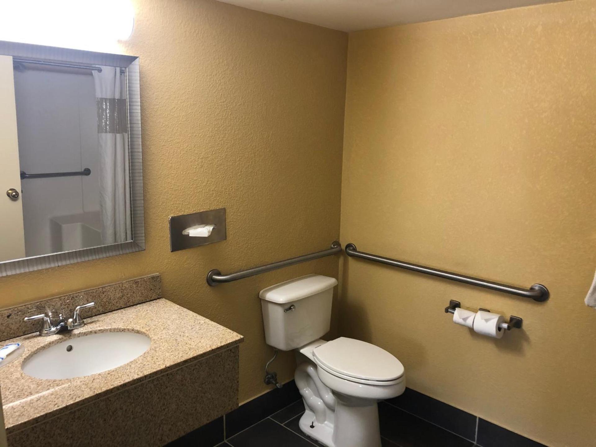 Rodeway Inn Joint Base Andrews Area photo 28