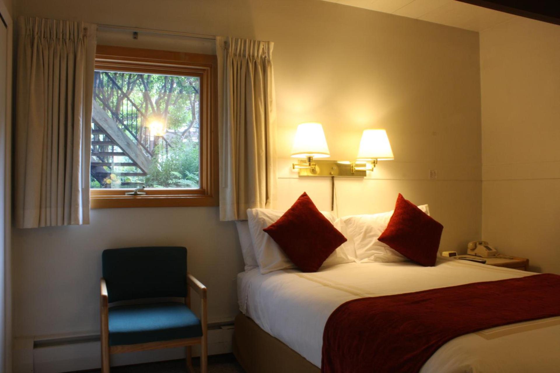 St Moritz Lodge and Condominiums photo 3