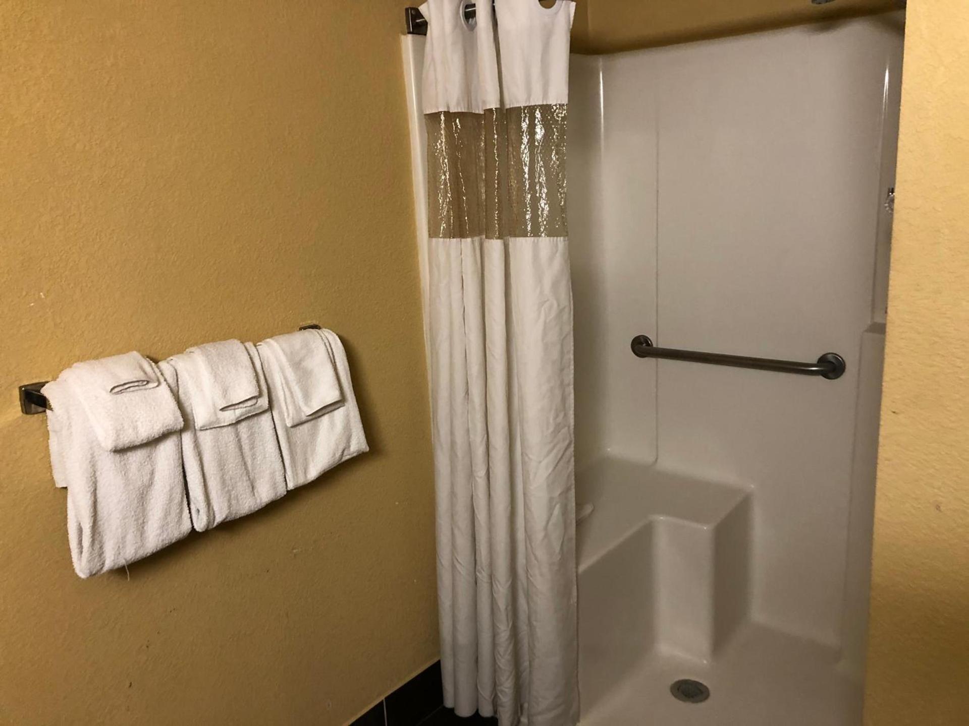 Rodeway Inn Joint Base Andrews Area photo 29