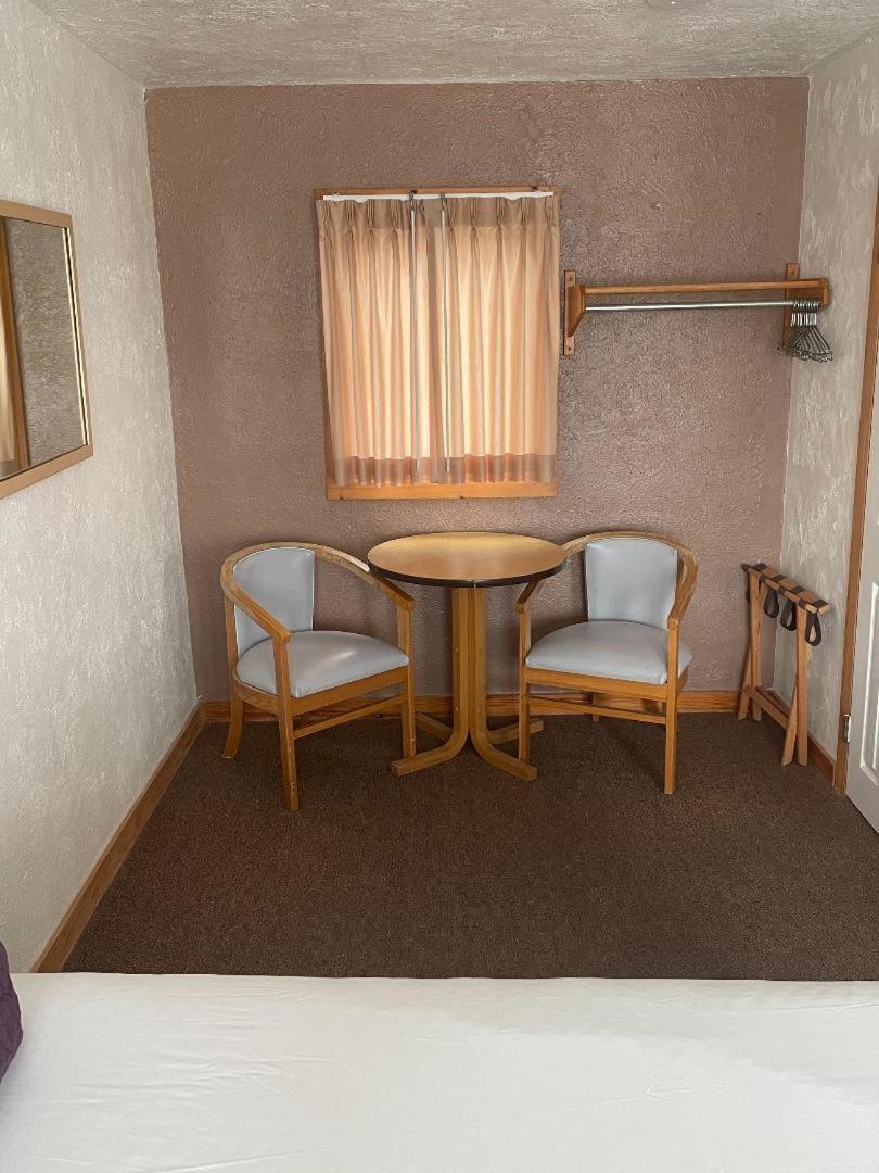 Pink Champagne Motel photo 16
