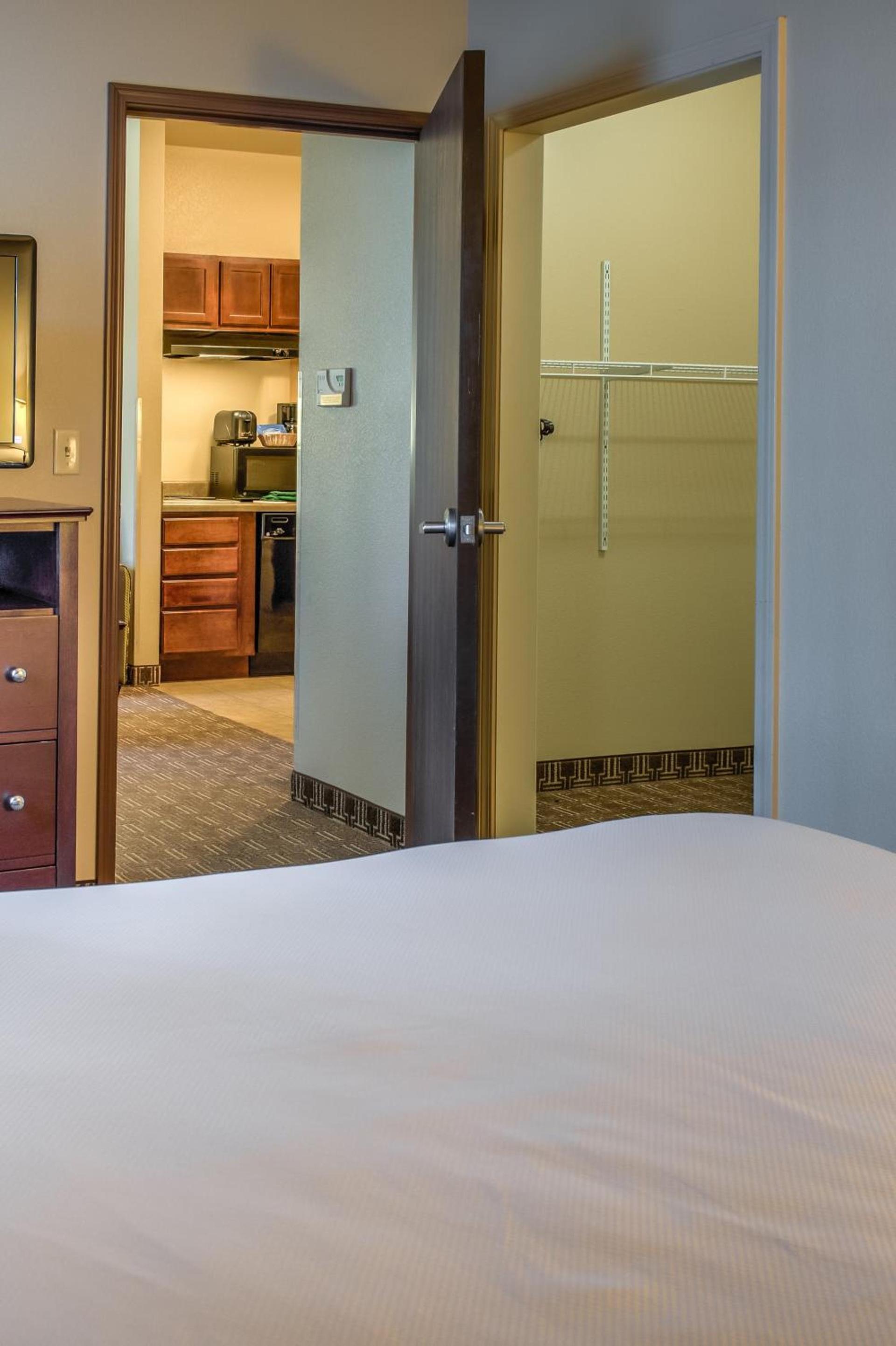MainStay Suites St Robert - Fort Leonard Wood photo 50