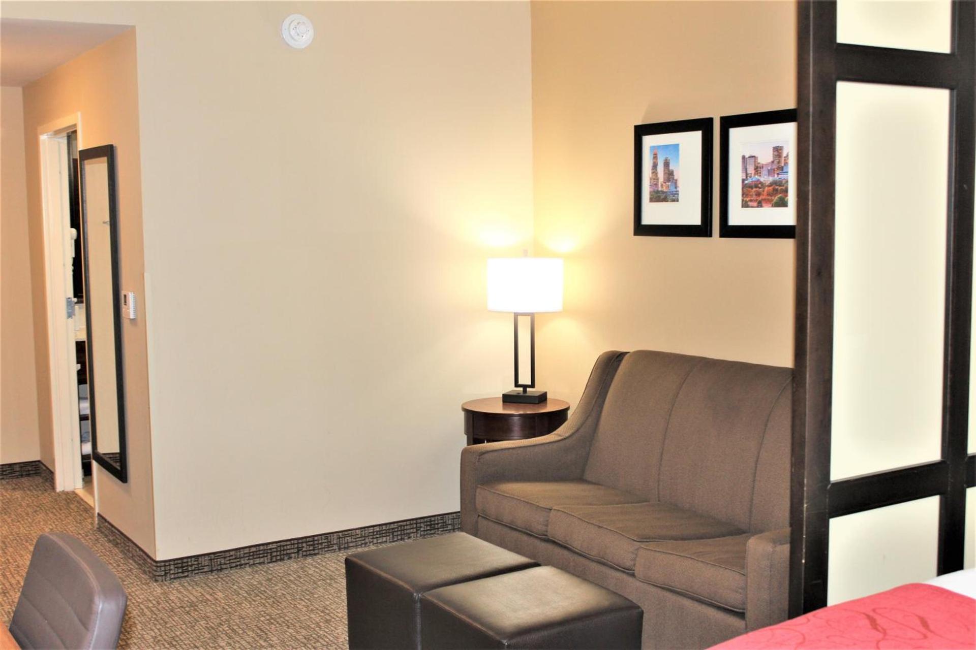 Comfort Suites Huntersville near Lake Norman photo 49