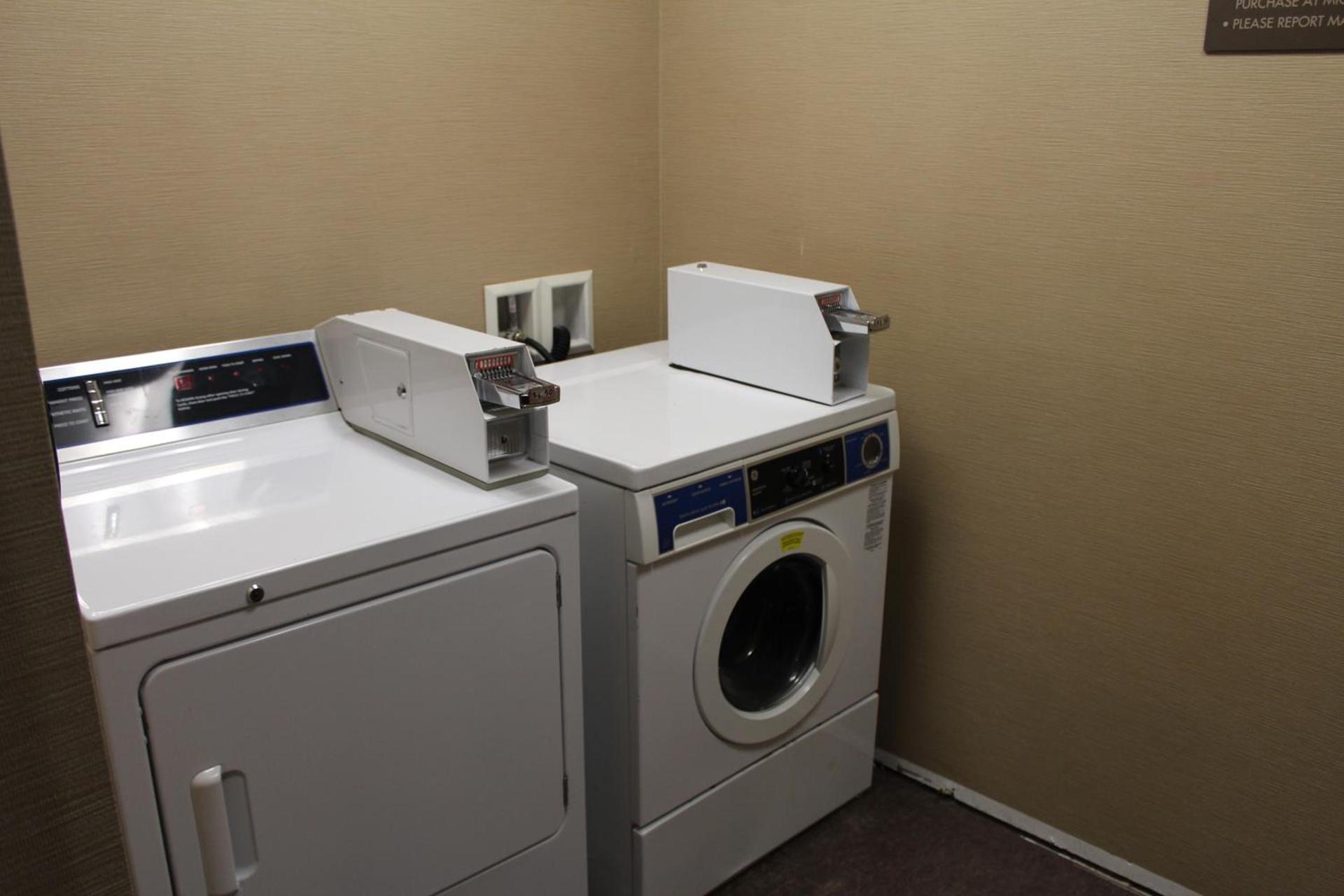 Comfort Suites Huntersville near Lake Norman photo 51