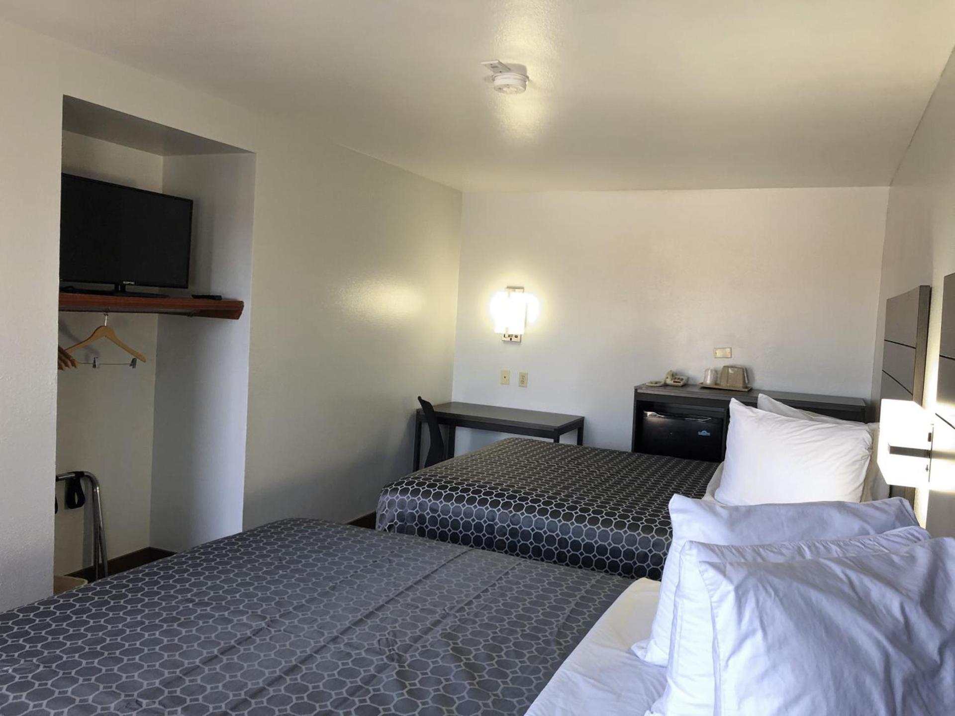 Americas Best Value Inn & Suites San Antonio Arena District photo 6