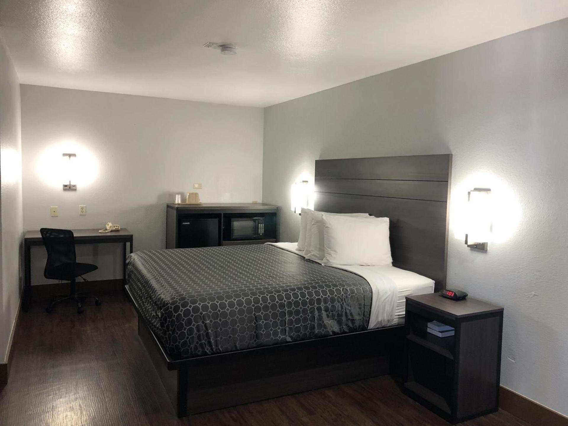 Americas Best Value Inn & Suites San Antonio Arena District photo 19