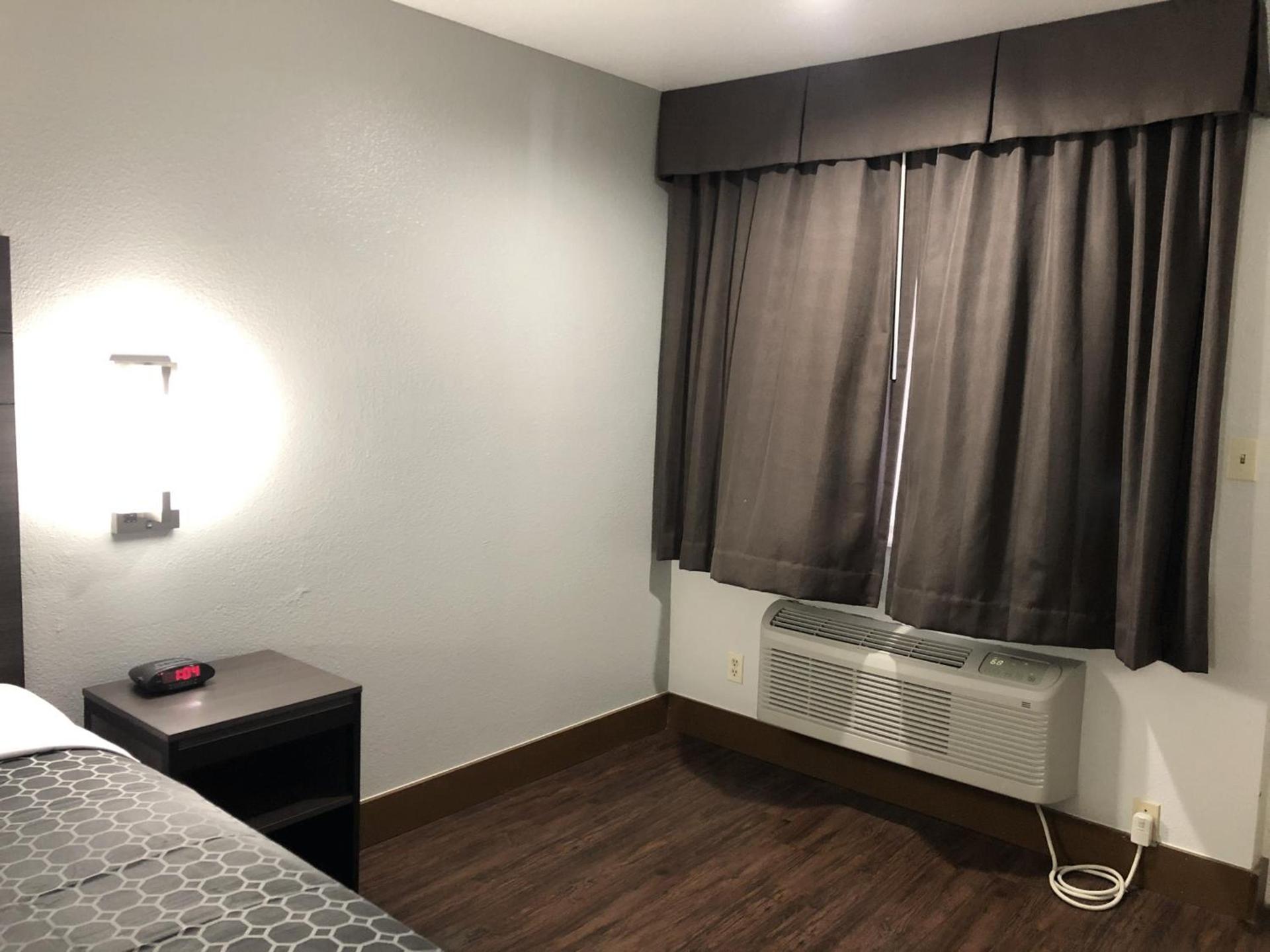 Americas Best Value Inn & Suites San Antonio Arena District photo 12