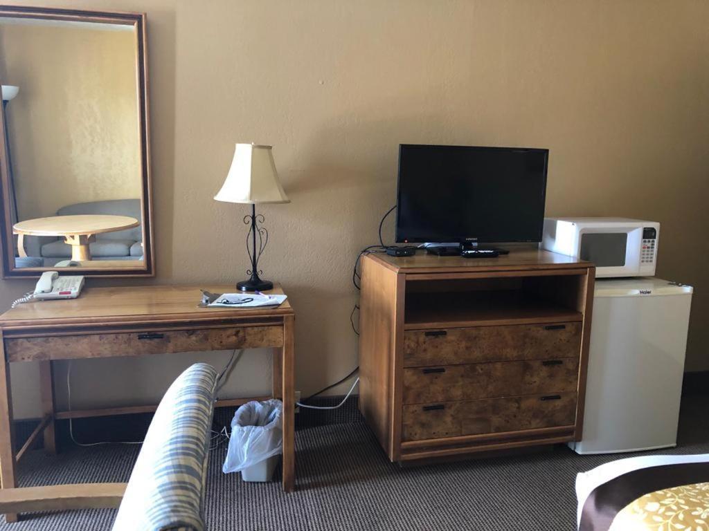 Knights Inn - Baker City photo 40