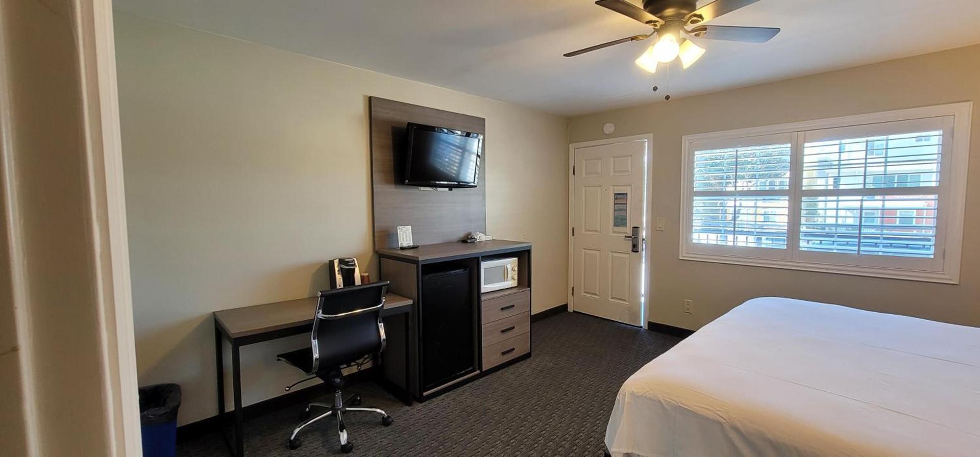 Beachwalker Inn & Suites photo 83