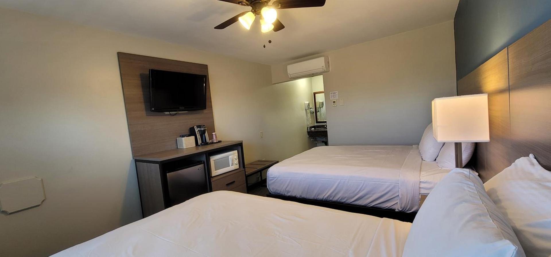 Beachwalker Inn & Suites photo 9
