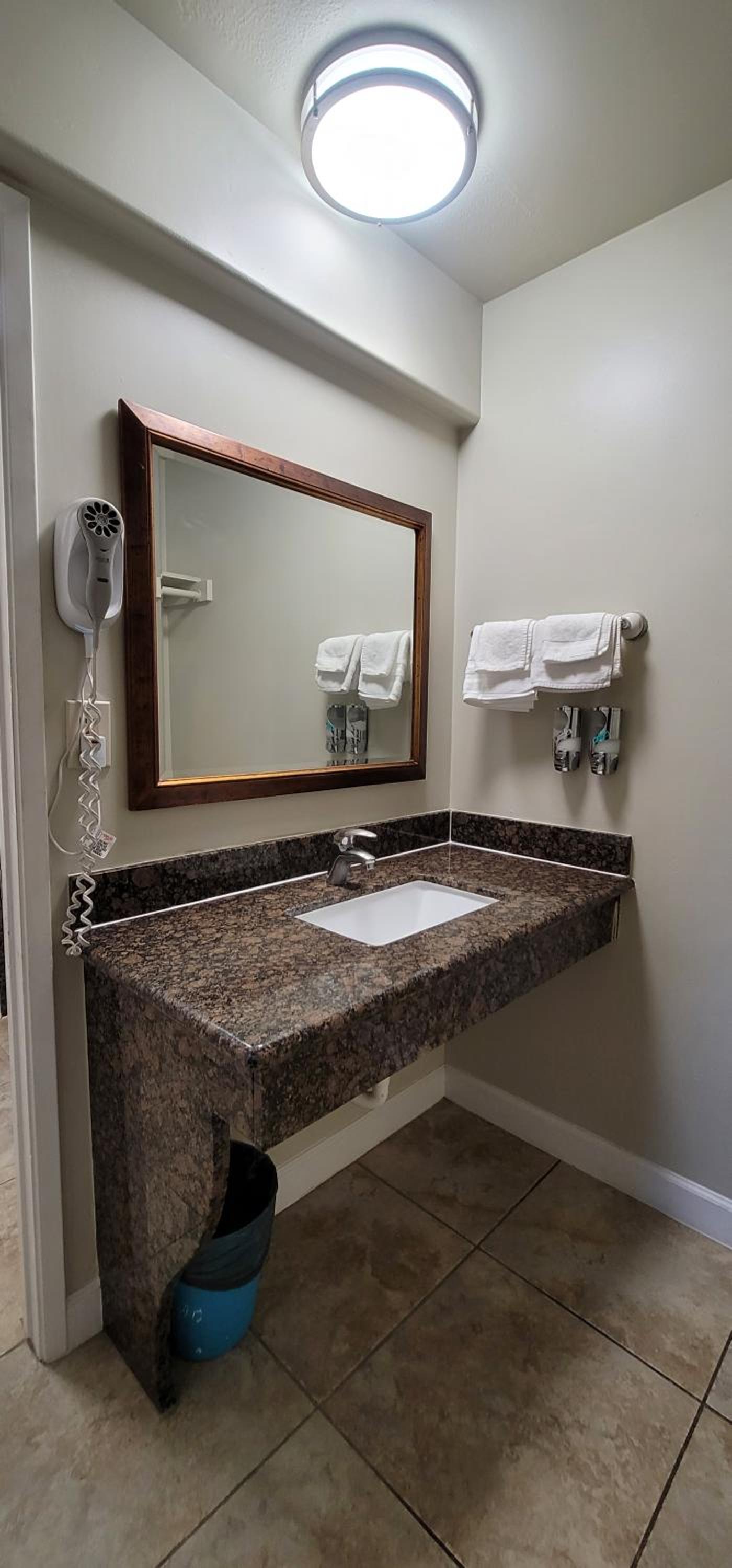 Beachwalker Inn & Suites photo 49