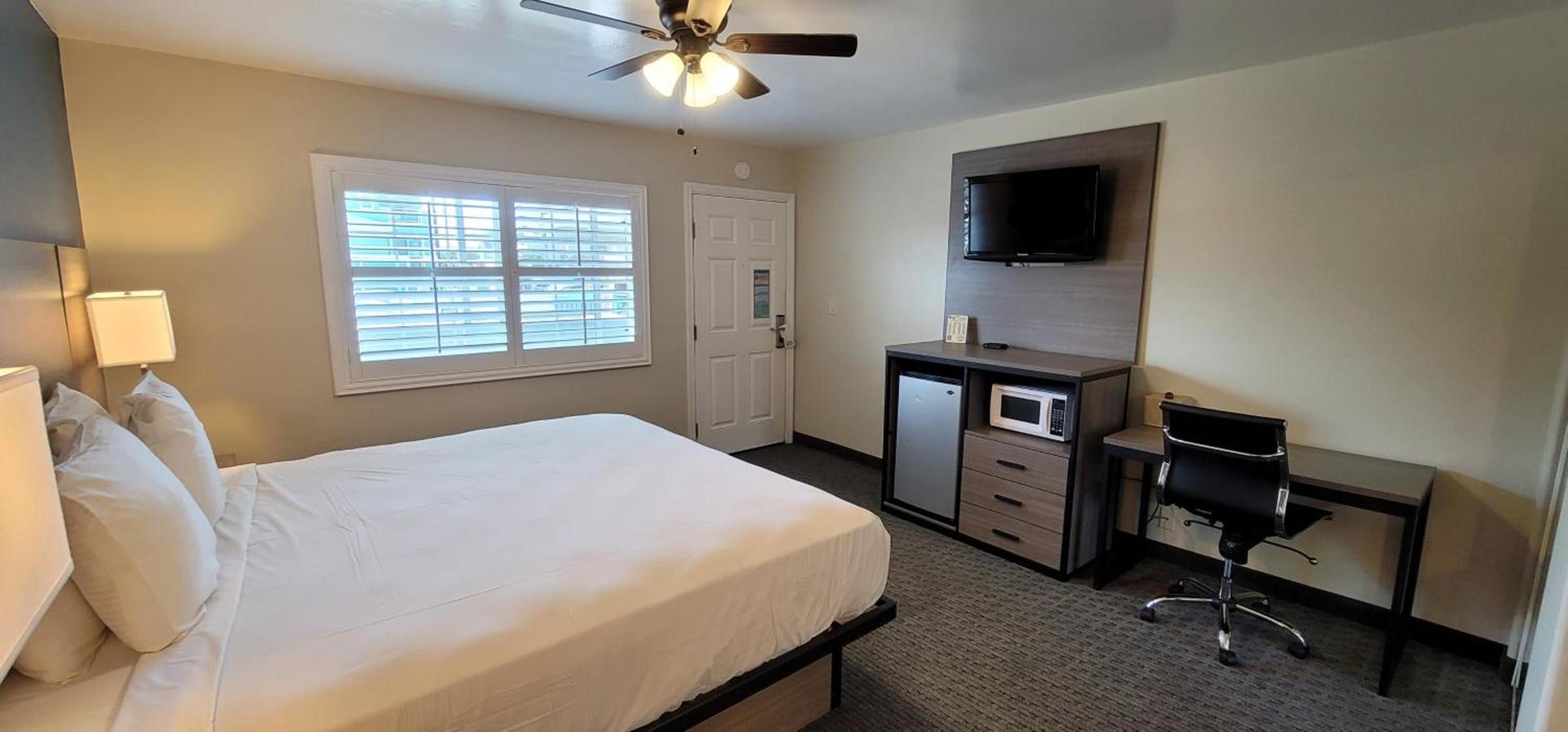 Beachwalker Inn & Suites photo 22