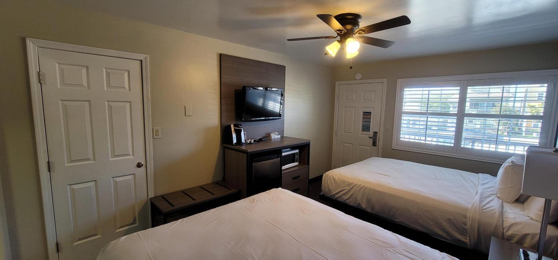 Beachwalker Inn & Suites photo 20