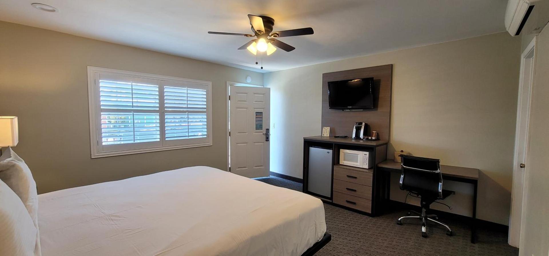 Beachwalker Inn & Suites photo 23