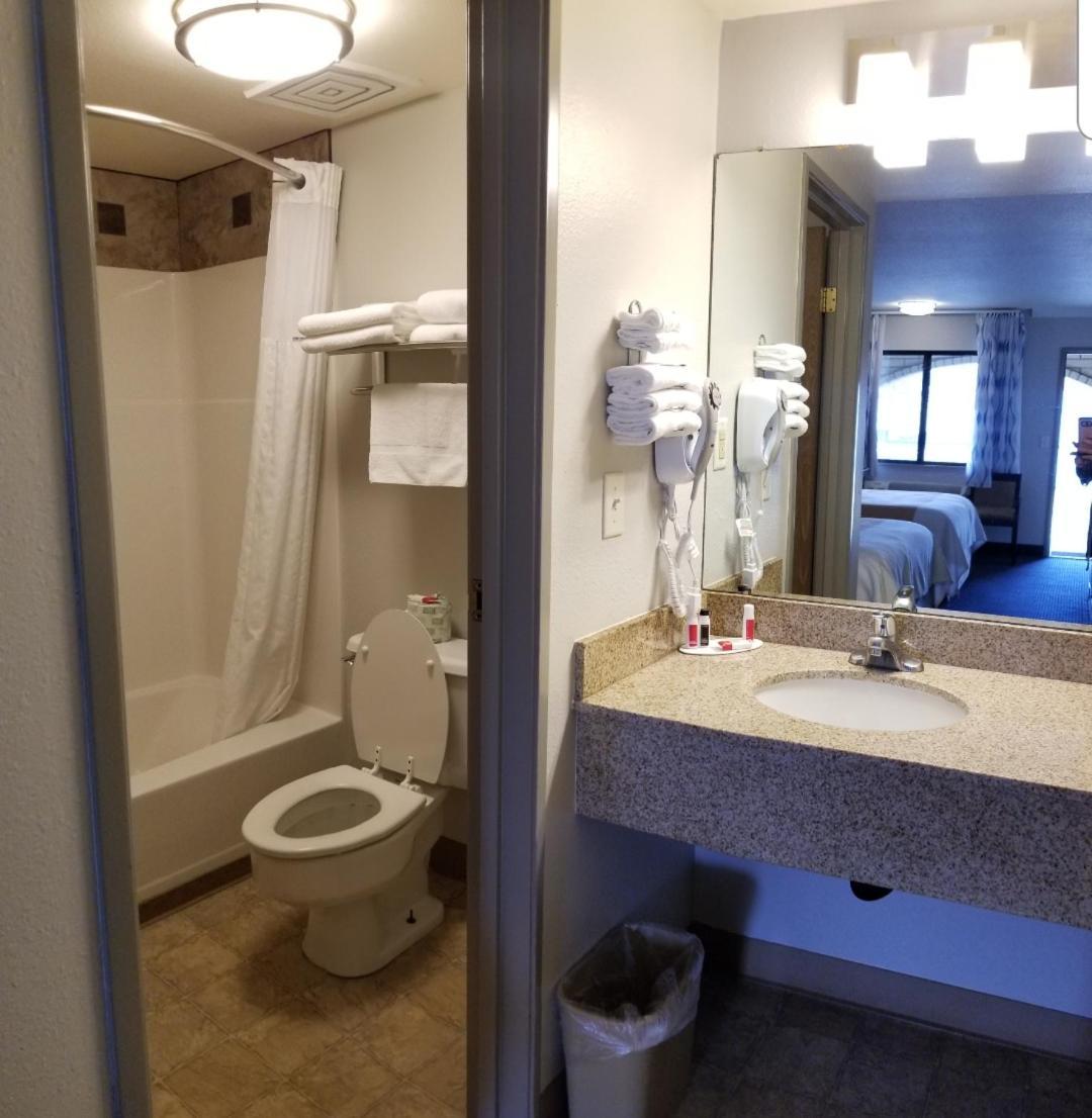 Days Inn by Wyndham Winnemucca photo 36